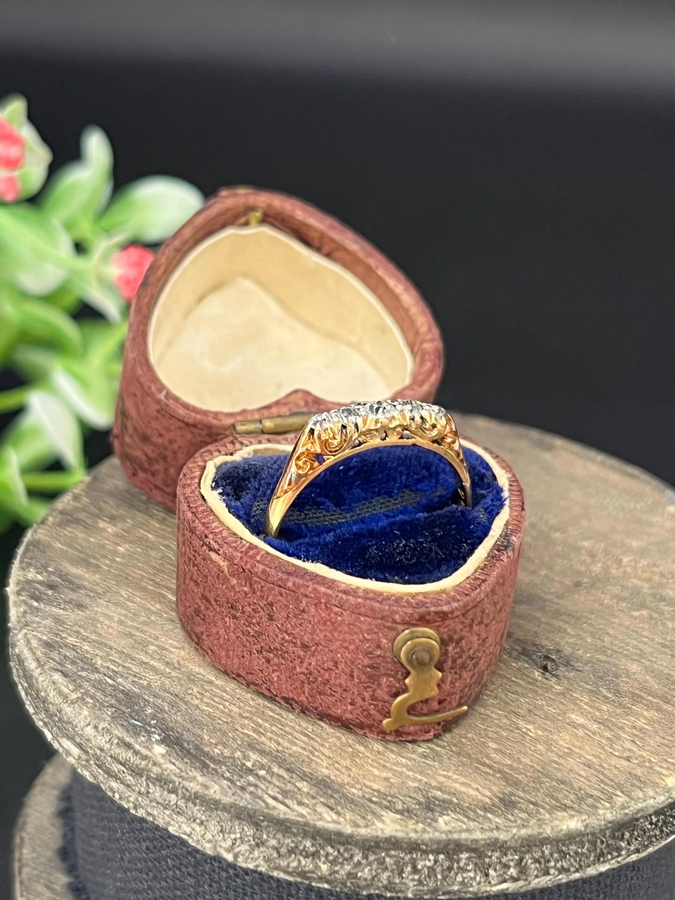 Old European Cut Antique 18ct Yellow Gold Victorian Diamond 5 Stone Carved Half Hoop Ring For Sale