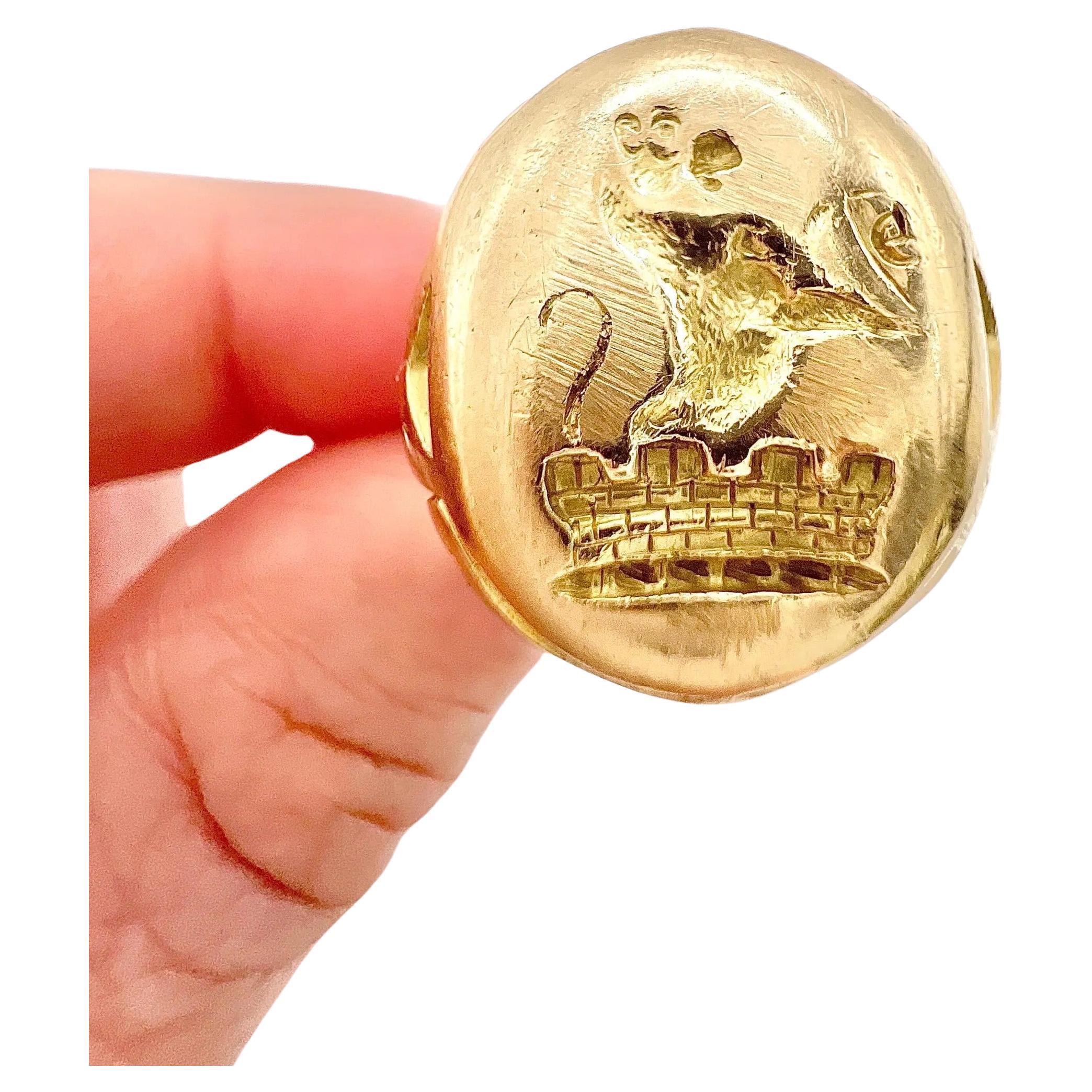 Antique 18ct Yellow Gold , Victorian era Lion Rampant Oval Signet Ring