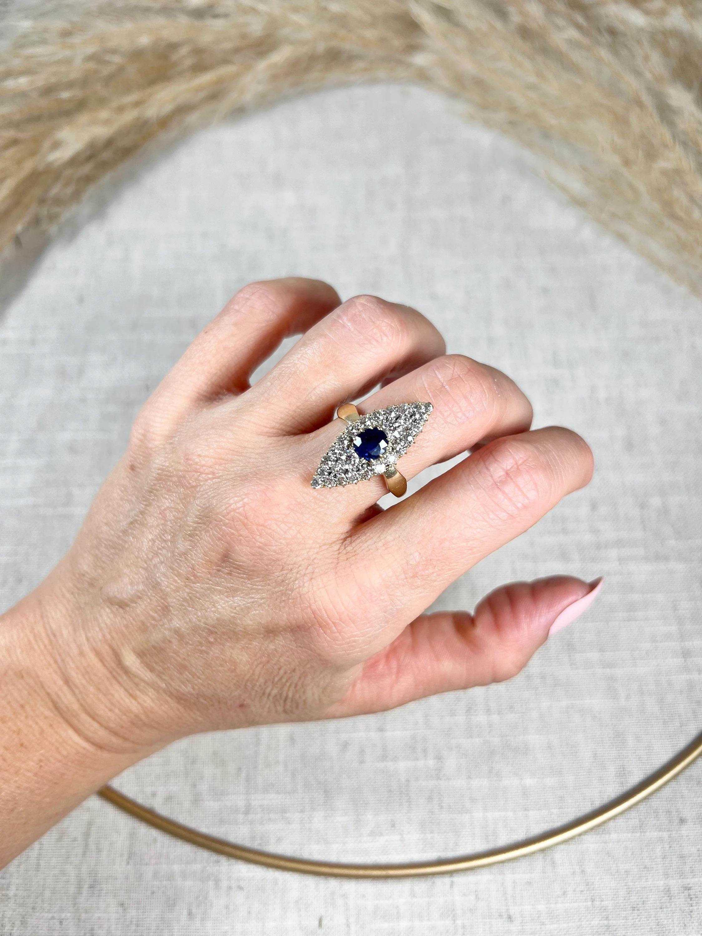Antique 18ct Yellow Gold Victorian Natural Sapphire & Diamond Marquise Ring In Good Condition For Sale In Brighton, GB