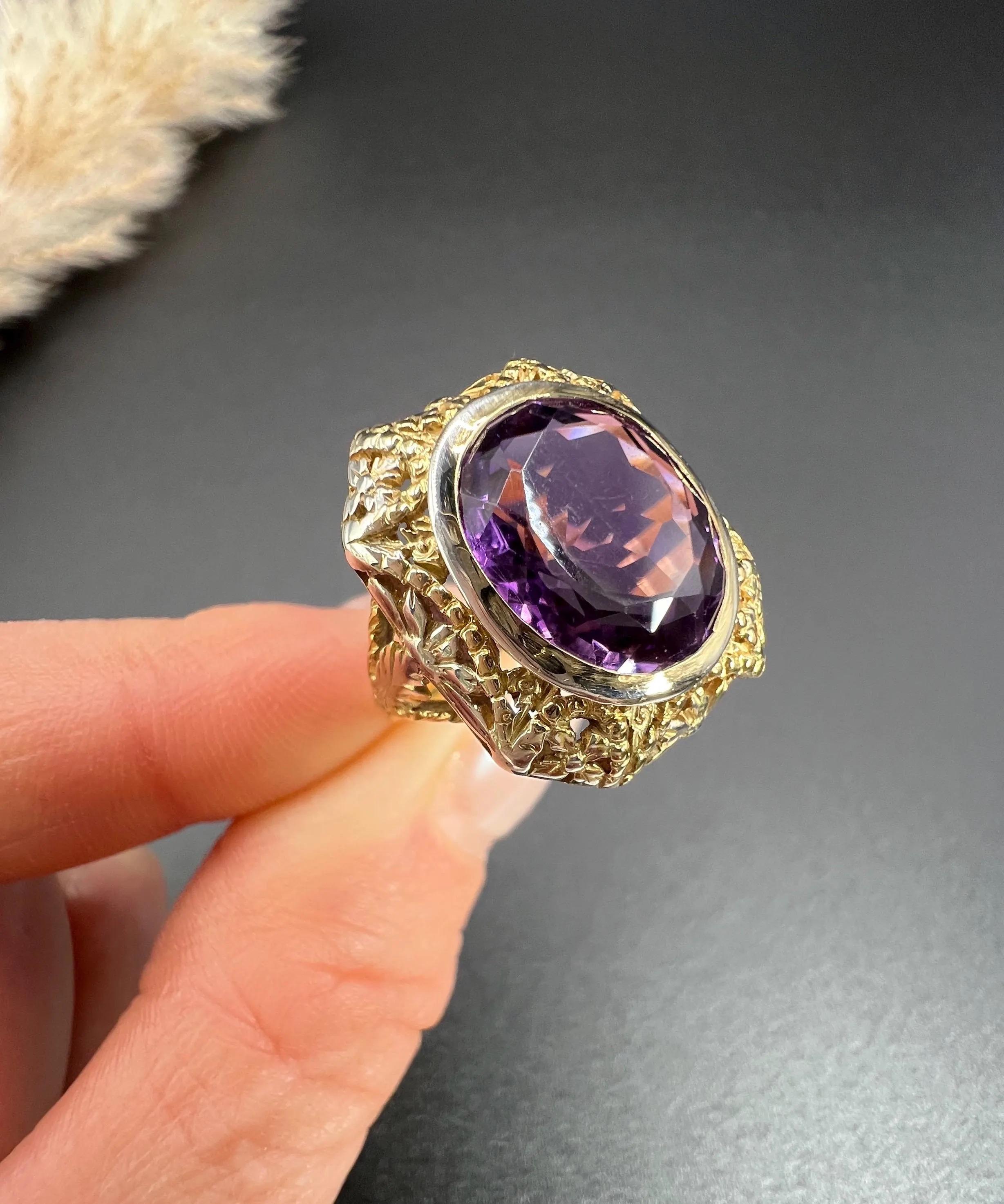 Antique 18ct Yellow & White Gold Art Nouveau Oval Amethyst Ring In Good Condition For Sale In Brighton, GB