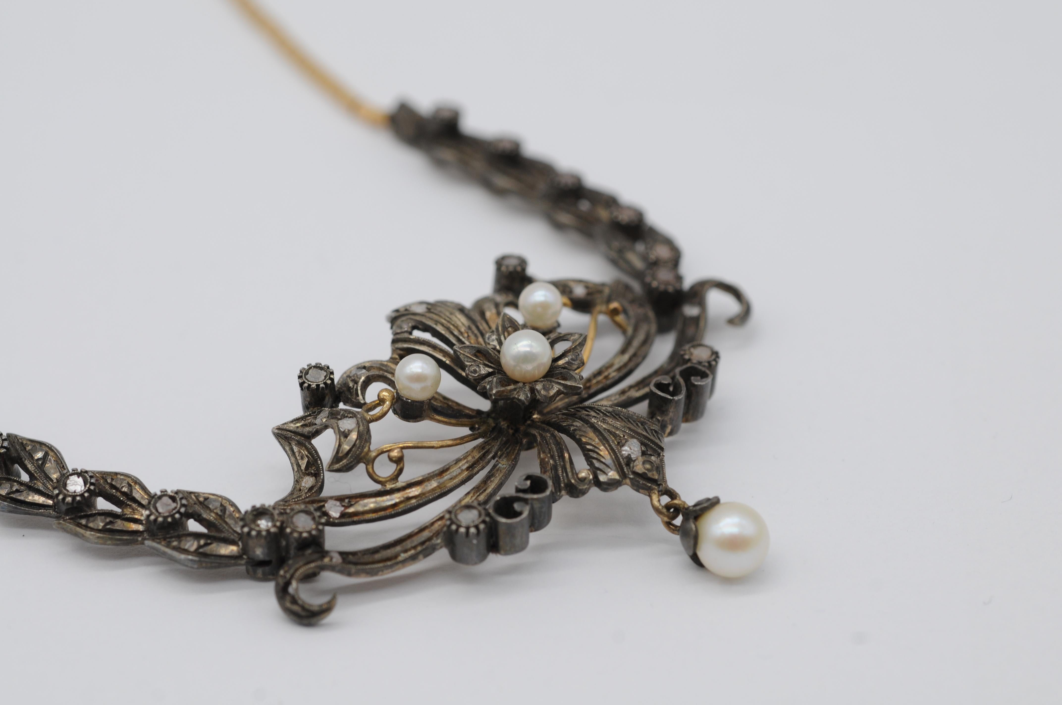 Collier Art nouveau 18 carats ancien avec perles et diamants en vente 6