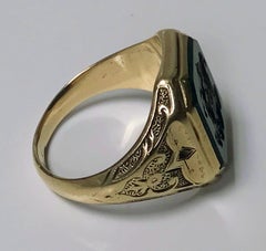 Bague de signet ancienne en pierre sanguine 18 carats:: vers 1880