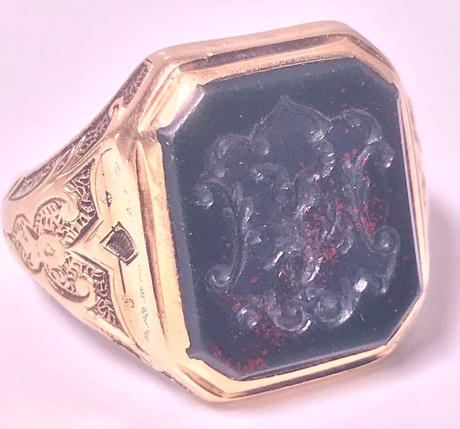 Antique 18 Karat Bloodstone Signet Ring, circa 1880 In Good Condition In Toronto, ON