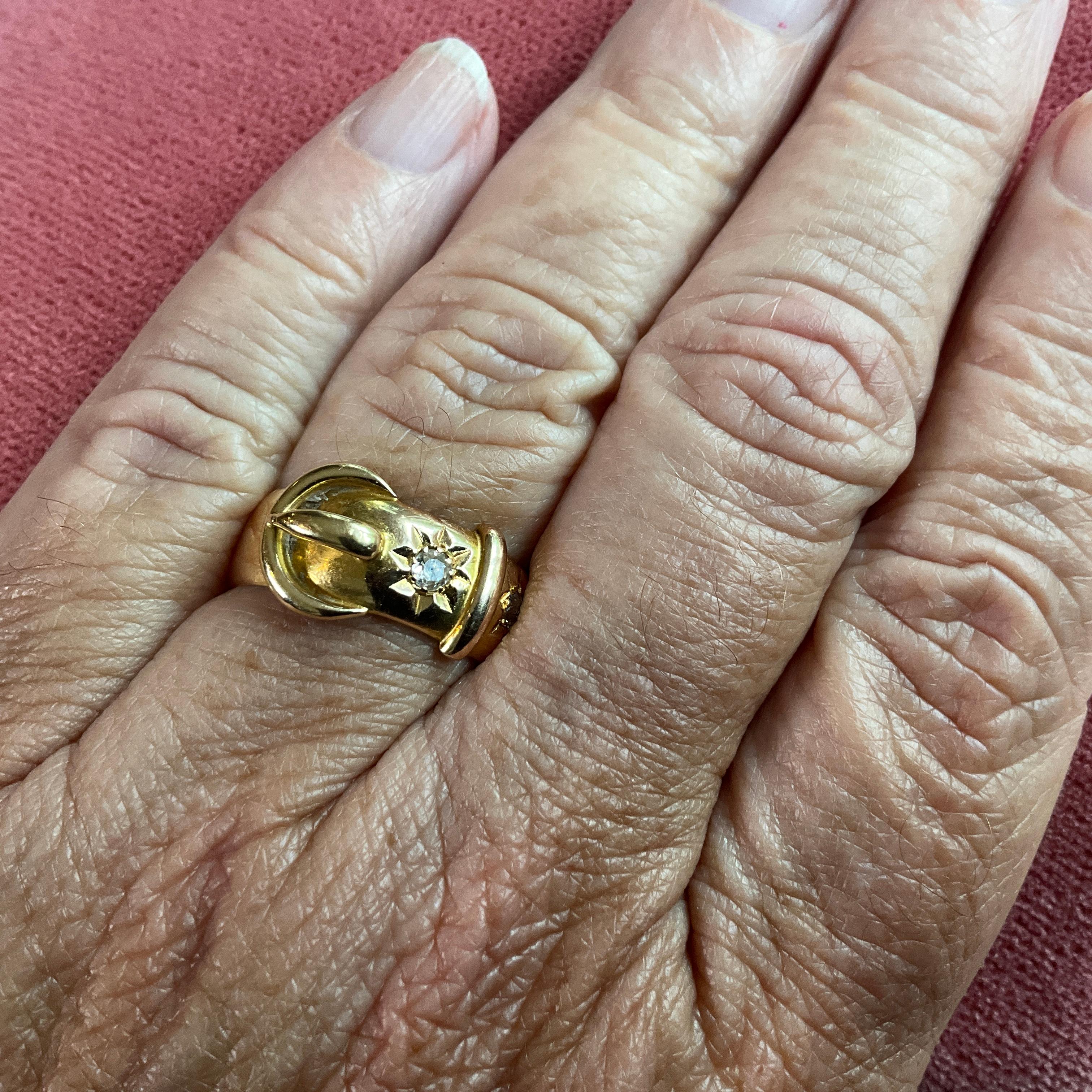 Bague ancienne à boucle en 18 carats poinçonnée 1915 en vente 4