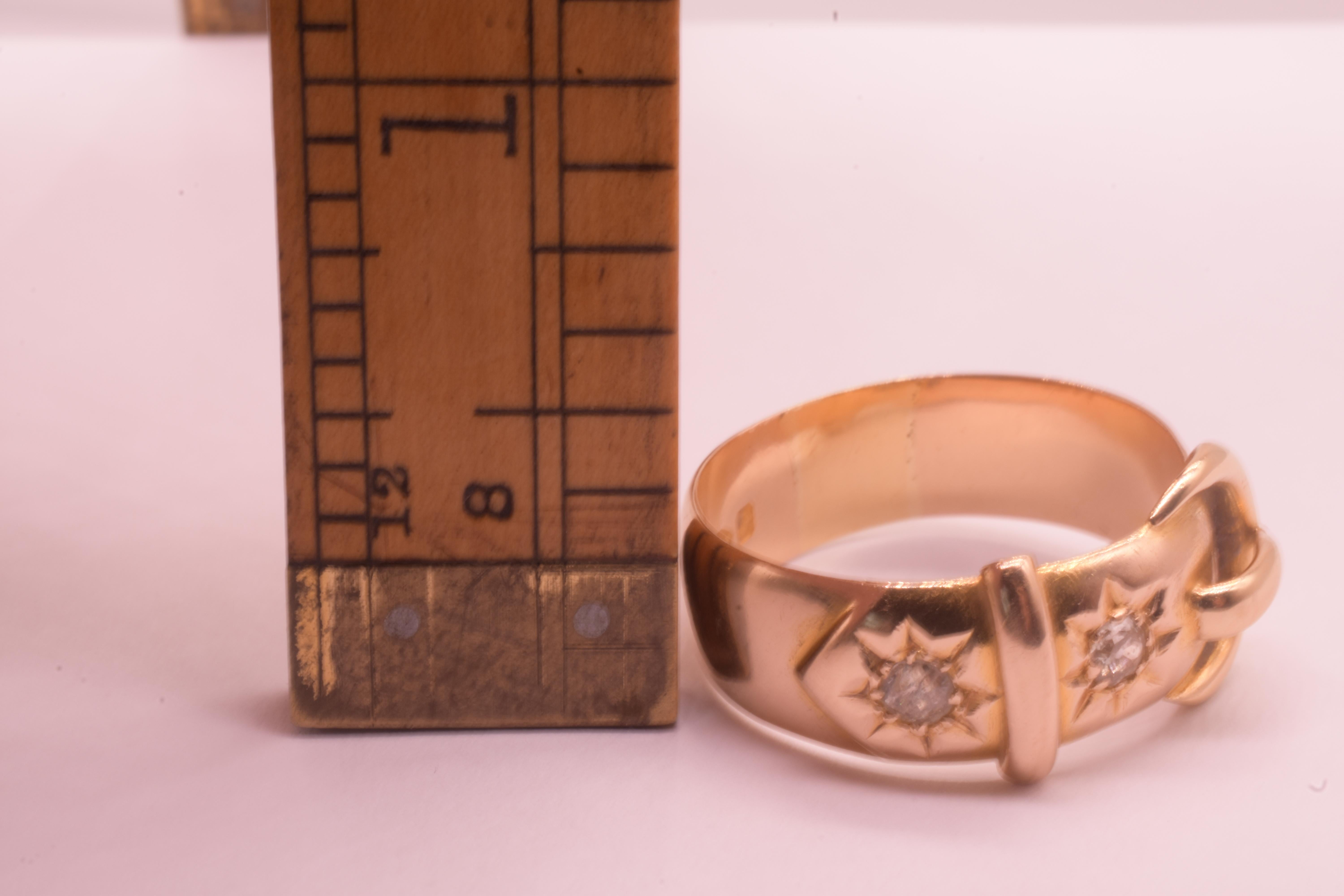Bague ancienne à boucle en 18 carats poinçonnée 1915 en vente 1