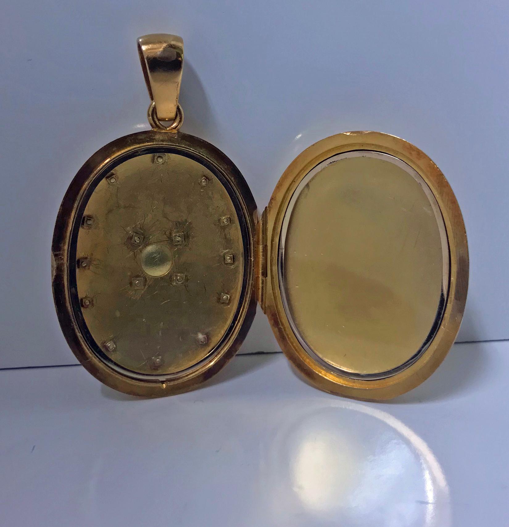Gold Antique 18-Karat Diamond large Pendant Locket, circa 1860