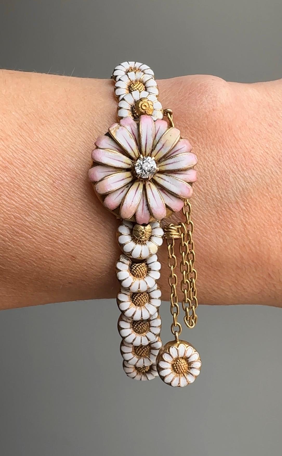 Antique 18K Enamel and Diamond Daisy Bracelet In Good Condition For Sale In Hummelstown, PA