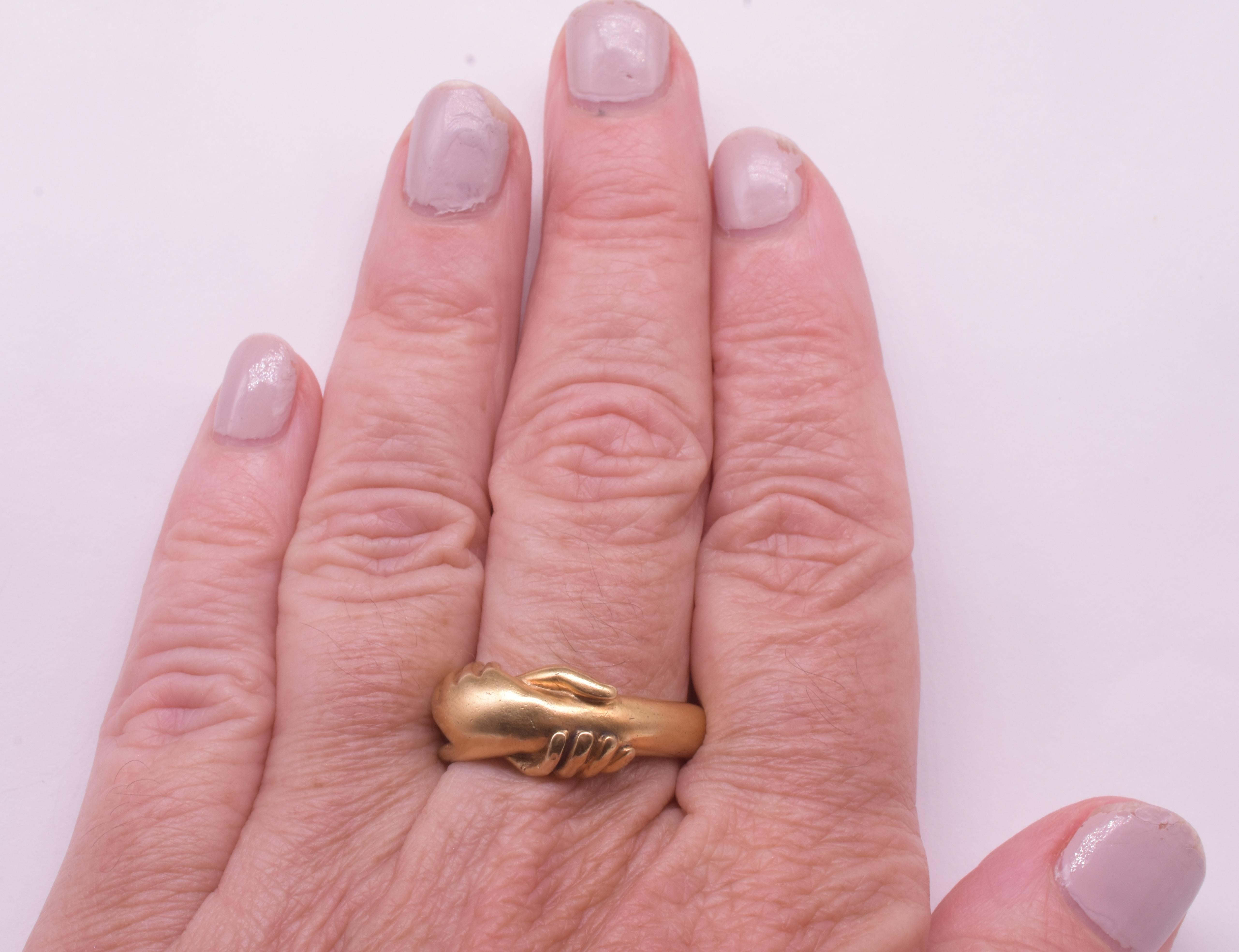 Georgian 18K Fede Friendship Ring with Clasped Hands Motif For Sale 13