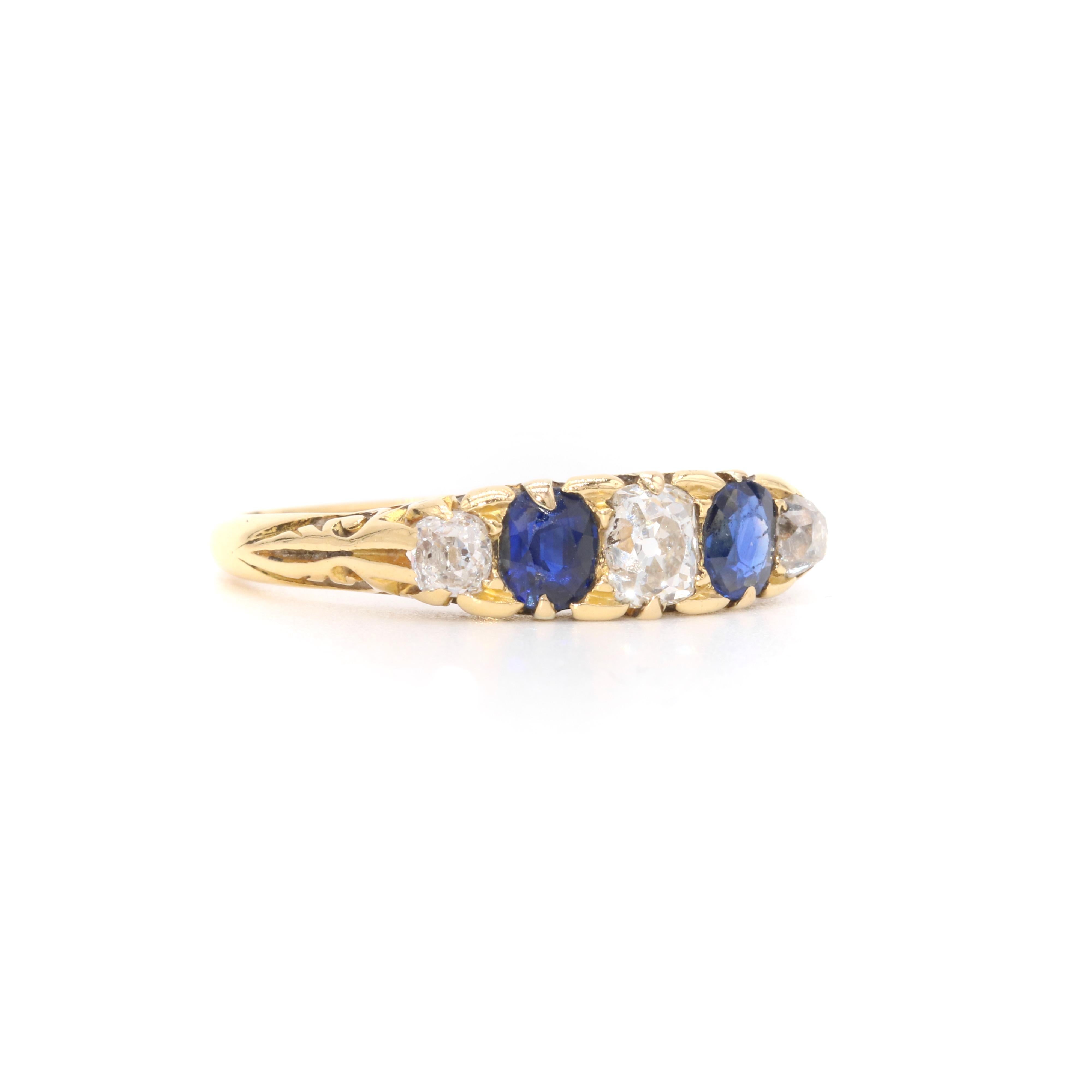 Antique 18K Gold 1.04tgw Diamond & Sapphire 5 Stone Ring with Scrolled Gallery In Good Condition For Sale In Staines-Upon-Thames, GB