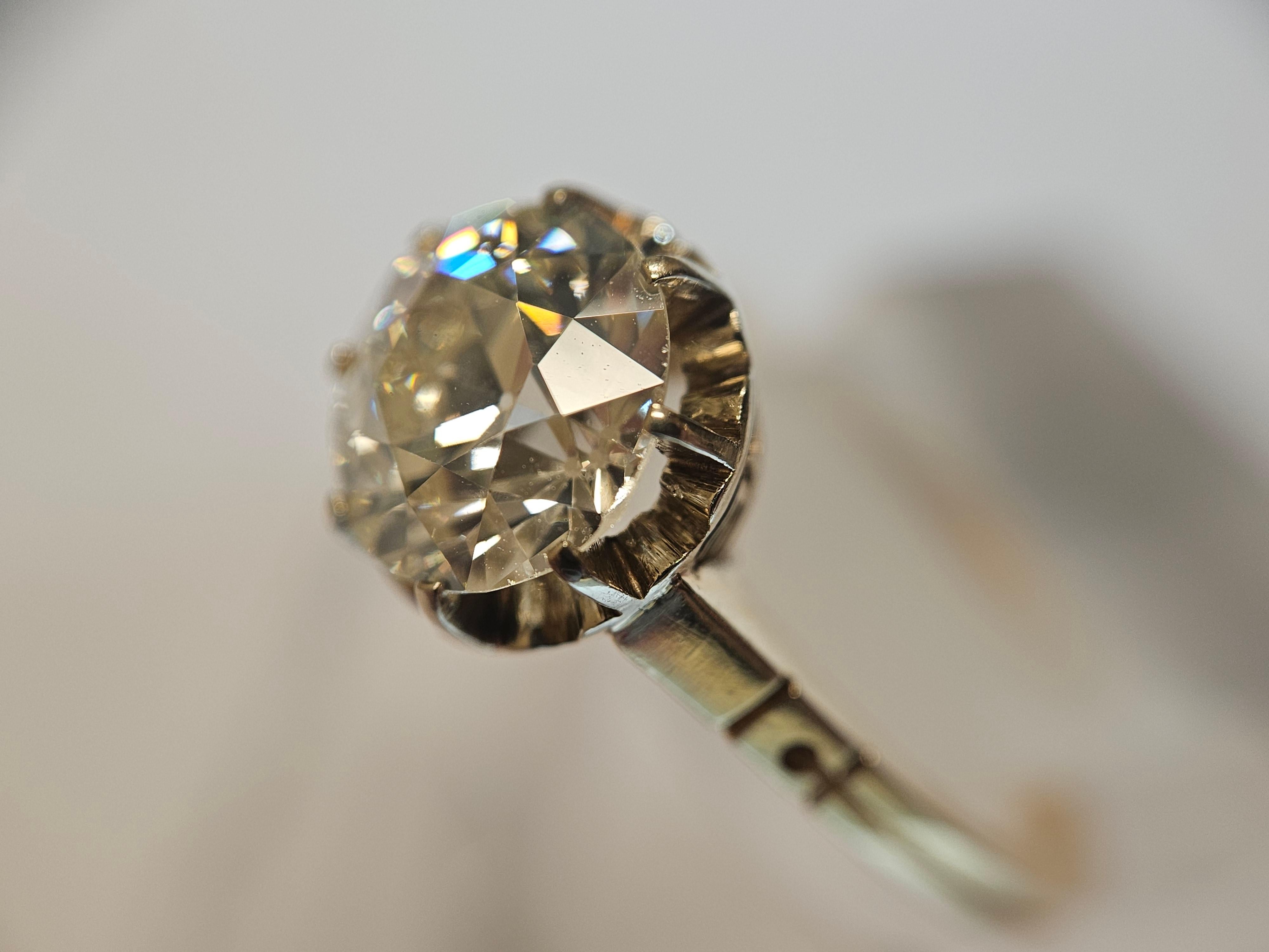 Taglio antico europeo Anello antico in oro 18k con diamante vecchio taglio europeo da 2,2 carati in vendita