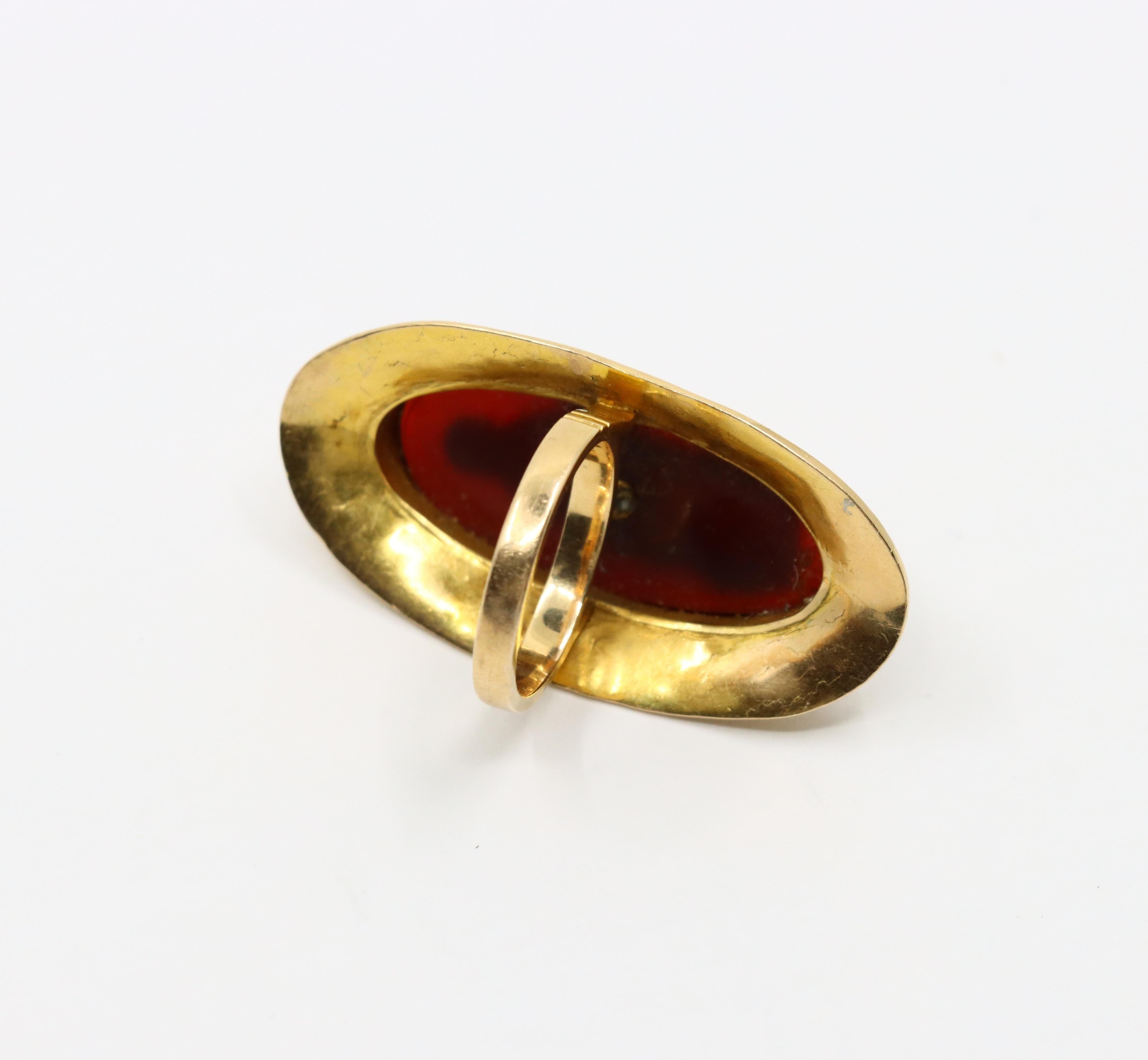 Bague ancienne en or 18K à l'agate en vente 1