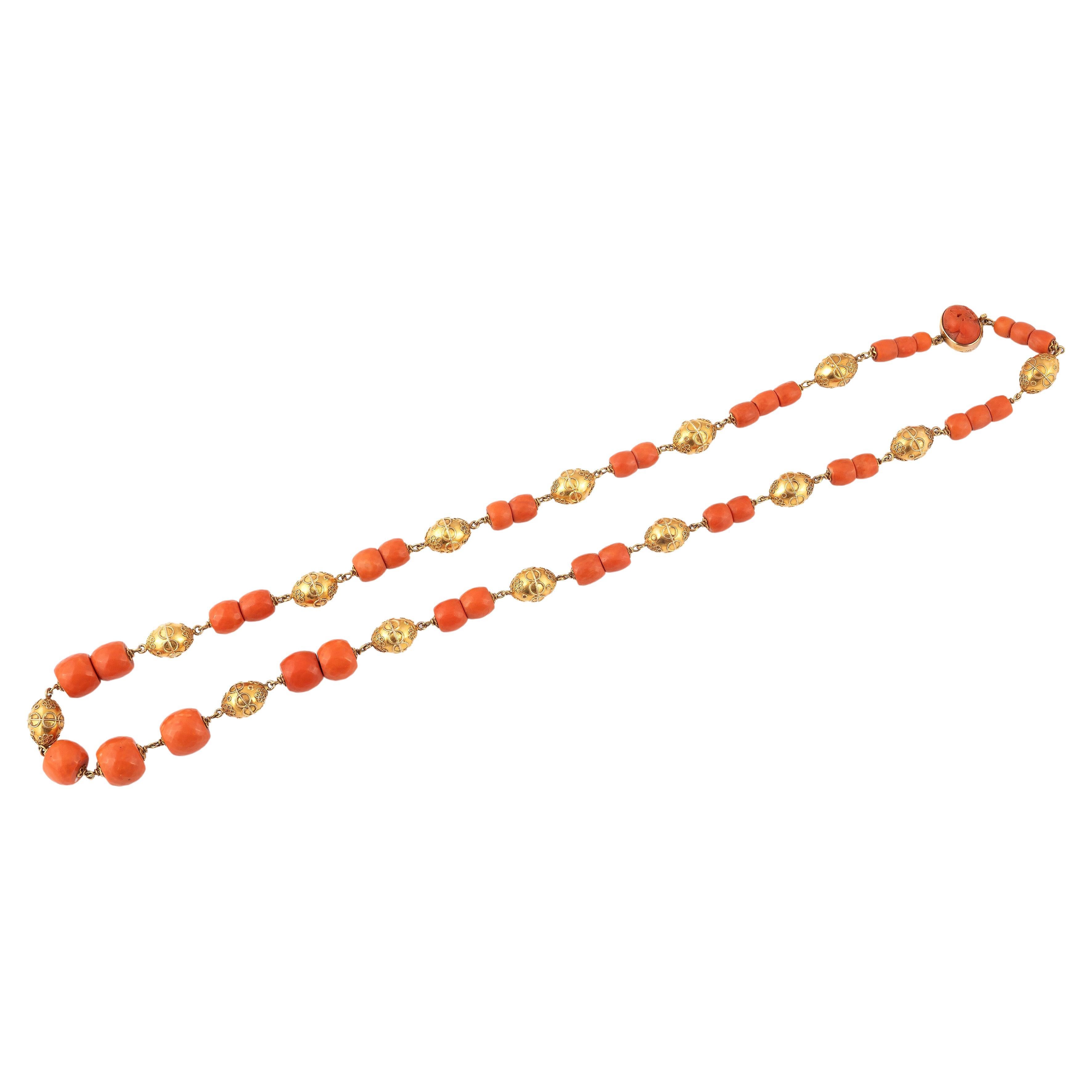 
Compuesto por treinta y cinco cuentas de corallium rubrum, de aproximadamente 11,9 a 4,6 mm, intercaladas con cuentas de estilo arqueológico  esferas de oro
Longitud: 82 cm
Peso: 135gr.

