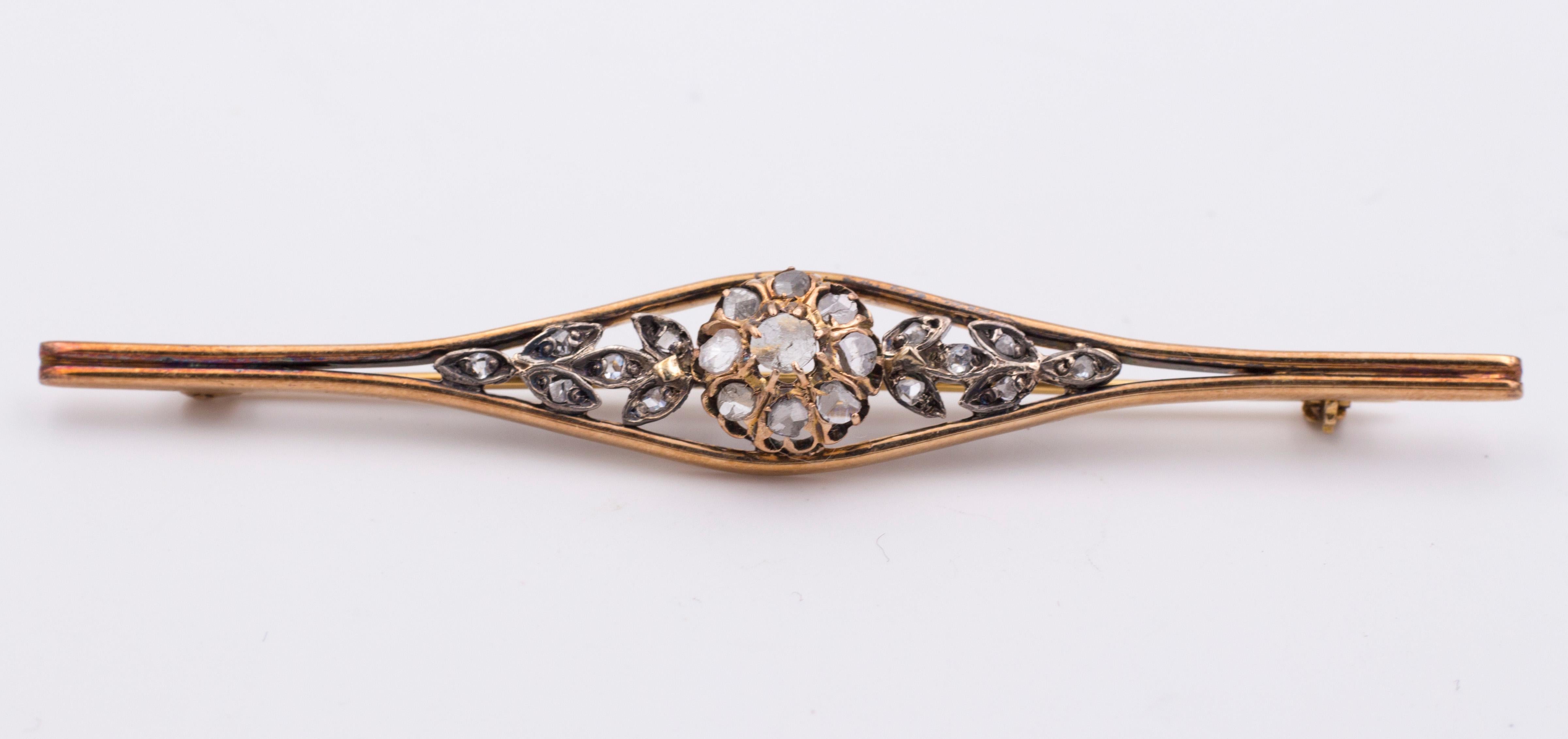 Antique 18 Karat Gold and Diamond Brooch, Early 20th Century In Good Condition For Sale In Bologna, IT