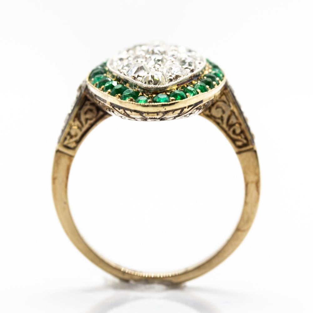 18 Karat Gold and Platinum Diamonds and Emeralds Ring In Excellent Condition For Sale In Miami, FL