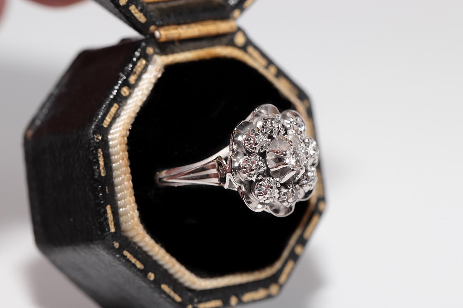 Antique 18k Gold Art Deco 18k Gold Natural Diamond Decorated Round Design Ring For Sale 1