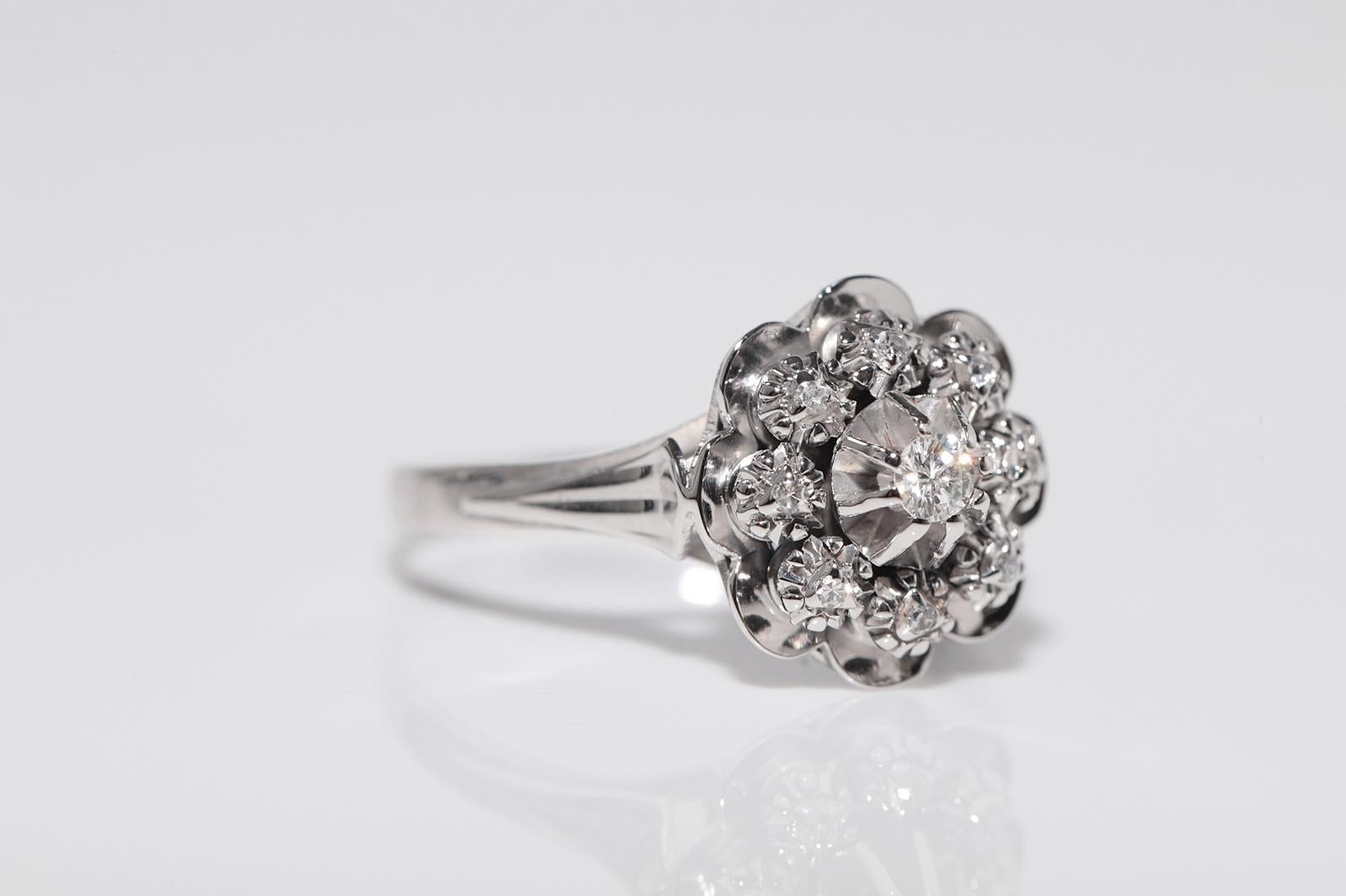 Antique 18k Gold Art Deco 18k Gold Natural Diamond Decorated Round Design Ring For Sale 3