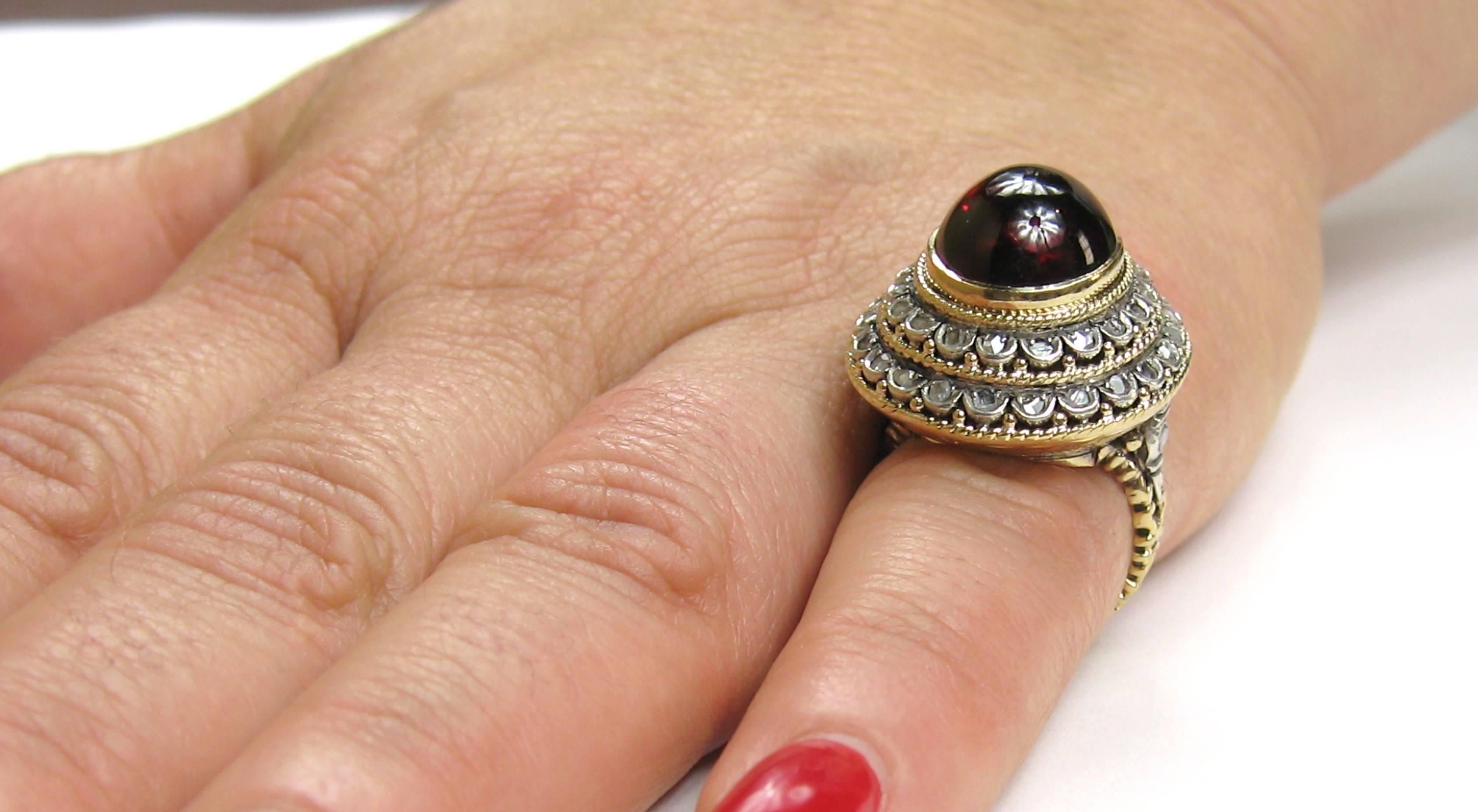 Bague en or 18 carats avec grenat et diamants taille mine en vente 7
