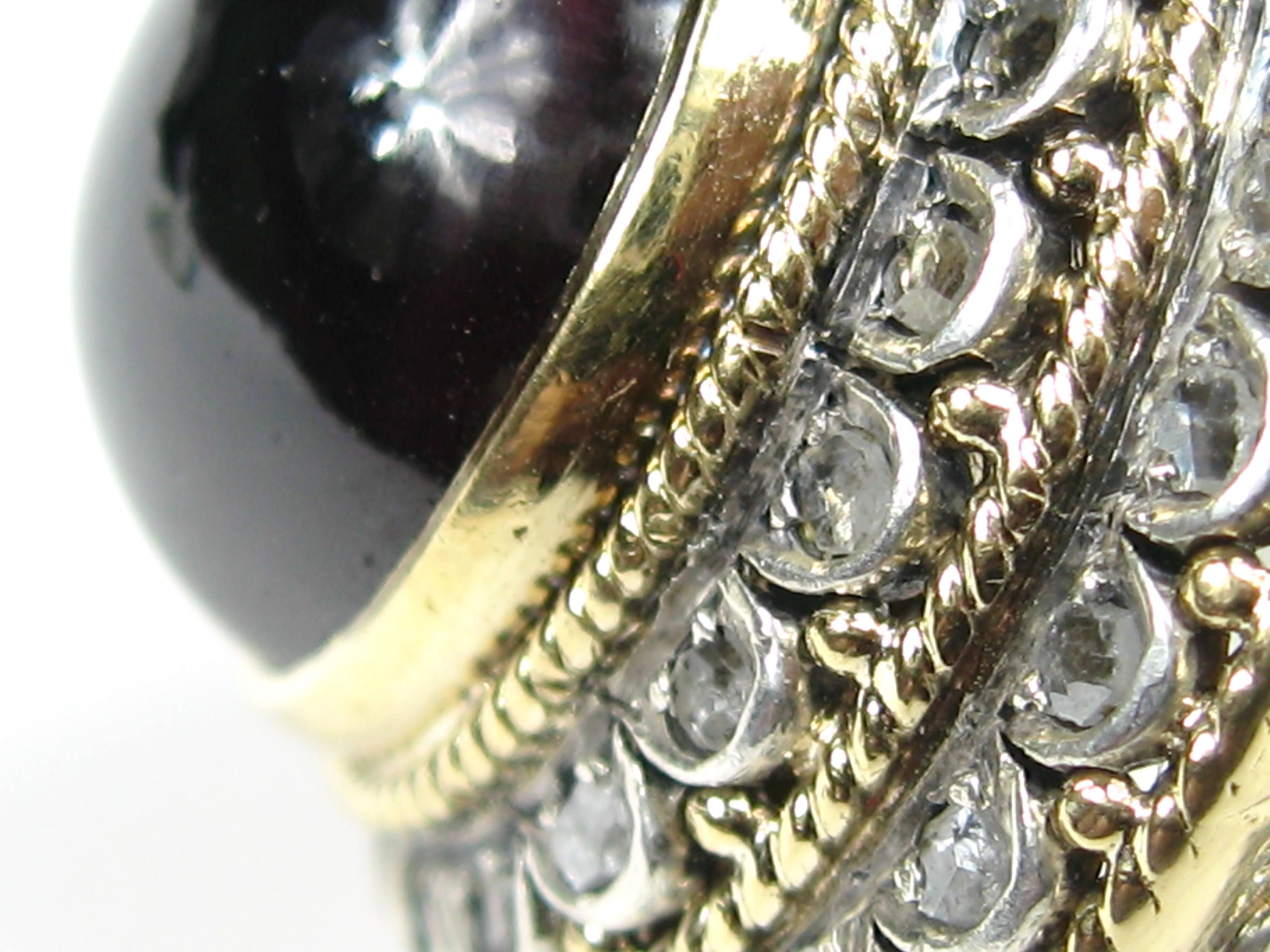 18K Gold Garnet Ring w/ Mine Cut Diamonds  In Good Condition For Sale In Wallkill, NY