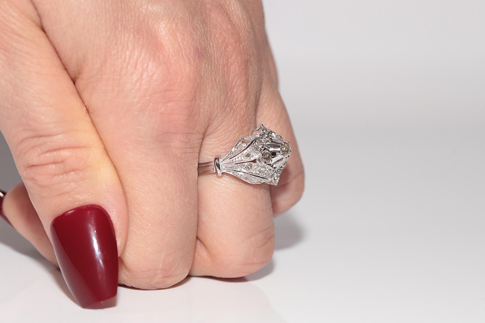 Anello antico in oro 18k, circa 1920, Art Decor, fatto a mano e con diamanti naturali in vendita 10