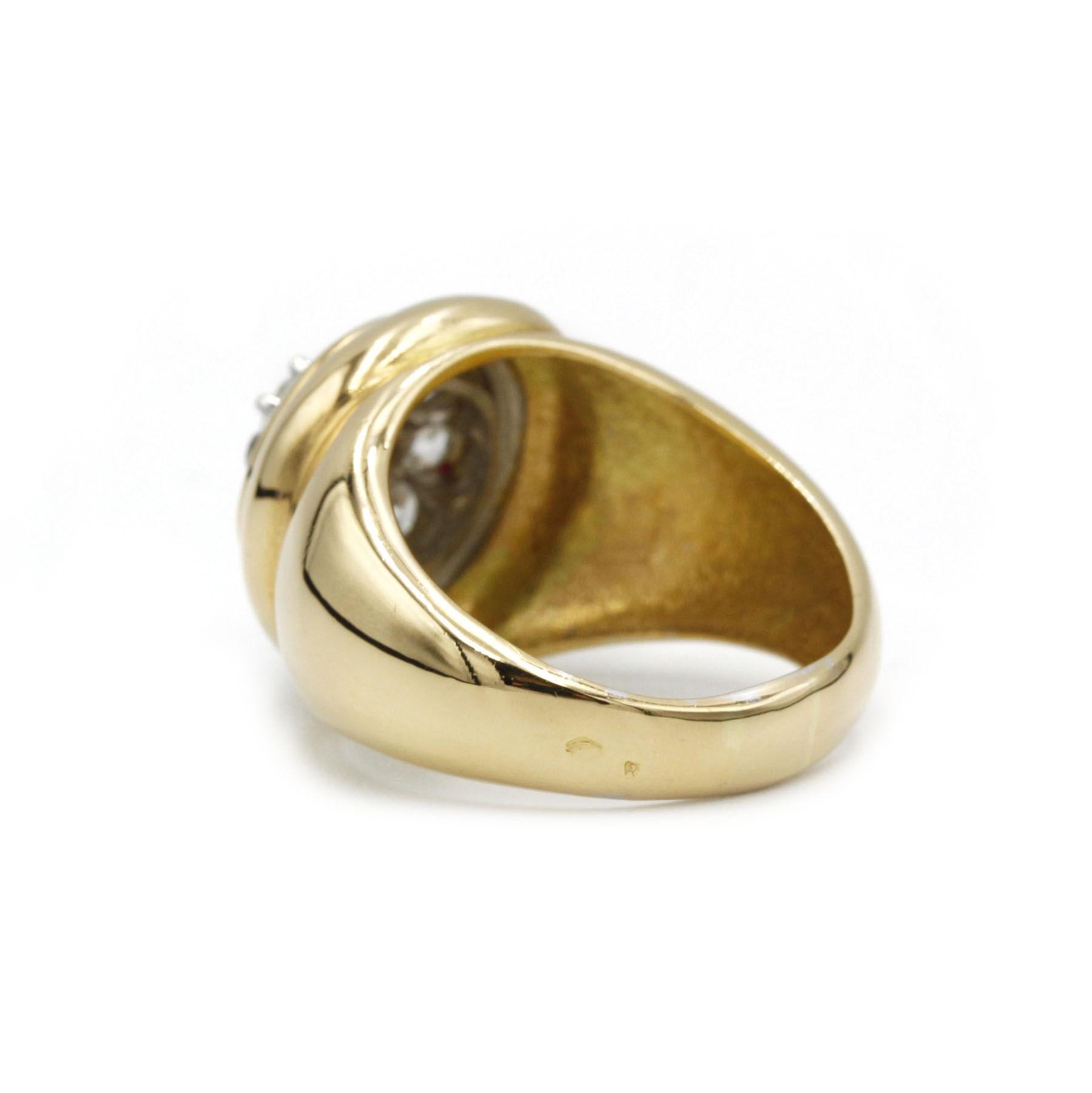Taille vieille mine Bague grappe ancienne en or 18 carats avec 2 carats de diamants taille vieille mine et diamants d'accentuation en vente