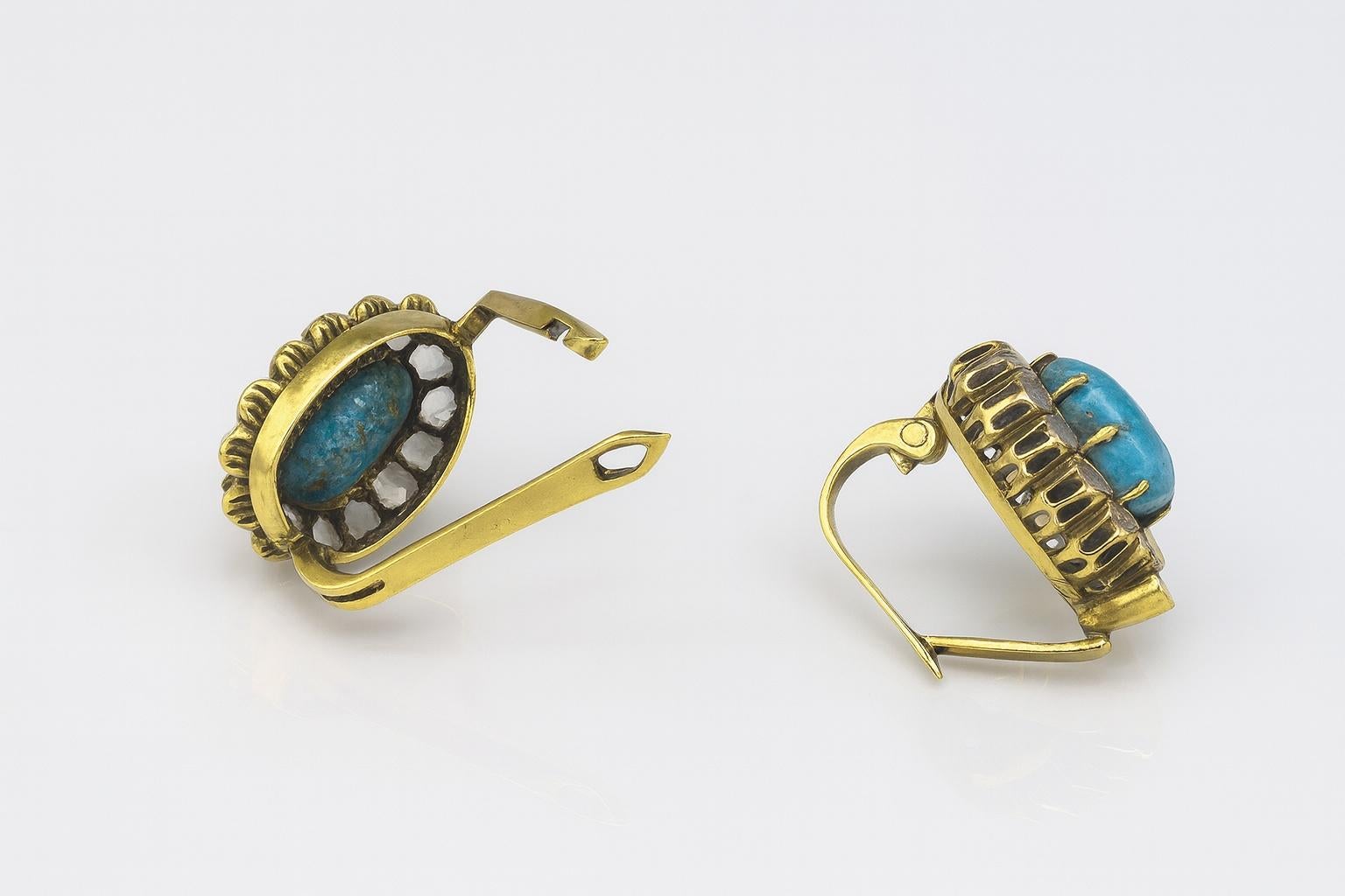 Antique 18K Gold Earrings with Nishapur Turquoise (Shajareh) and Diamond Halo – in vendita 2