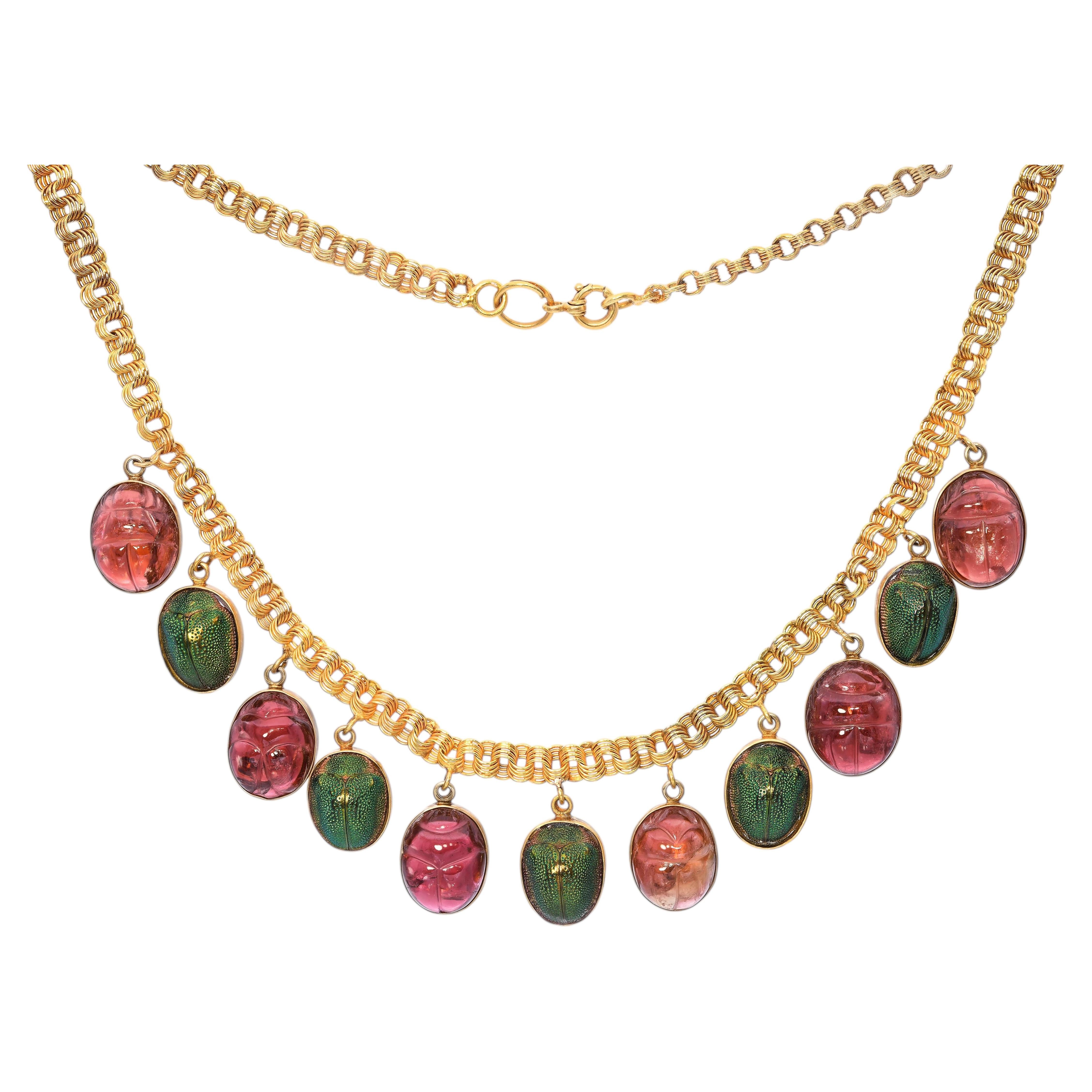Collar antiguo de oro de 18 quilates, de estilo neoeegipcio, con un escarabajo iridiscente y turmalina en venta