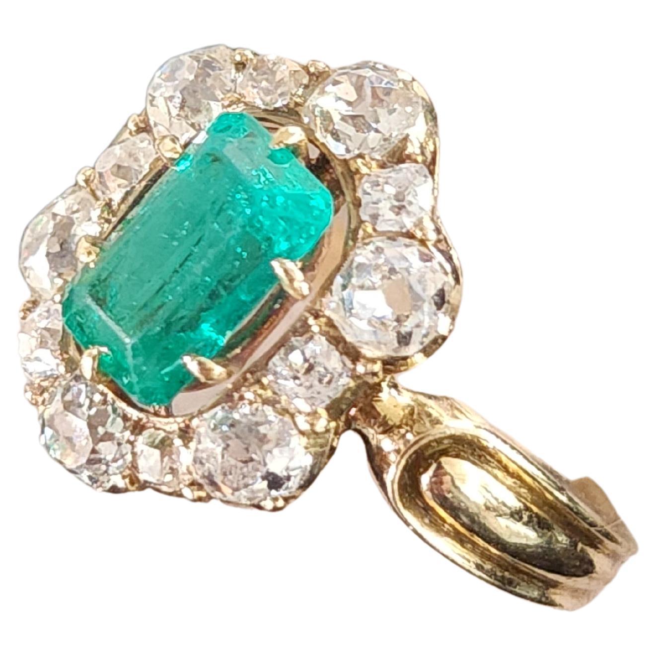 Antique Emerald And Old Mine Cut Diamond Gold Ring For Sale 1