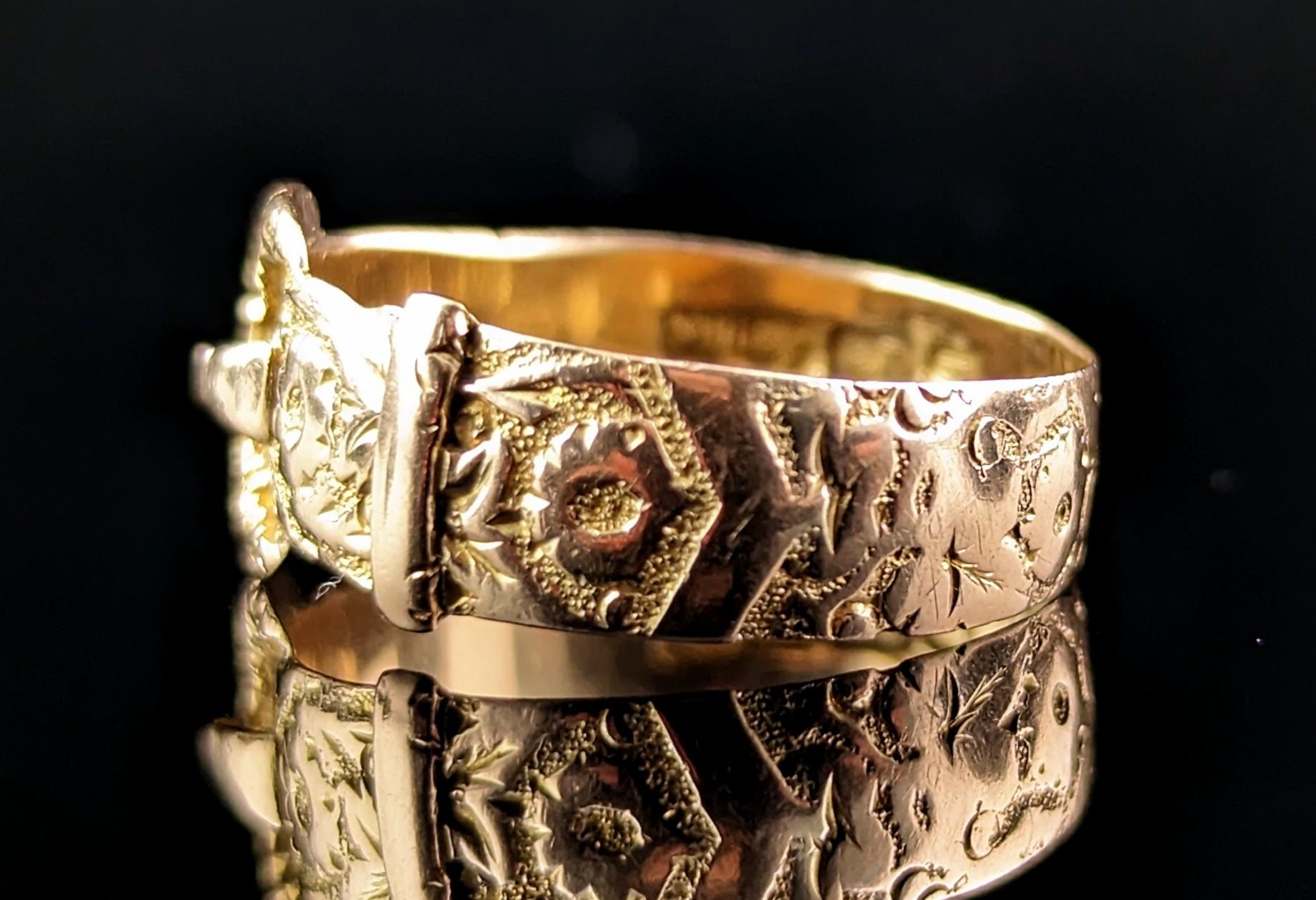 Antiker Ring mit gravierter Schnalle aus 18 Karat Gold, orangefarbene Blüte  3
