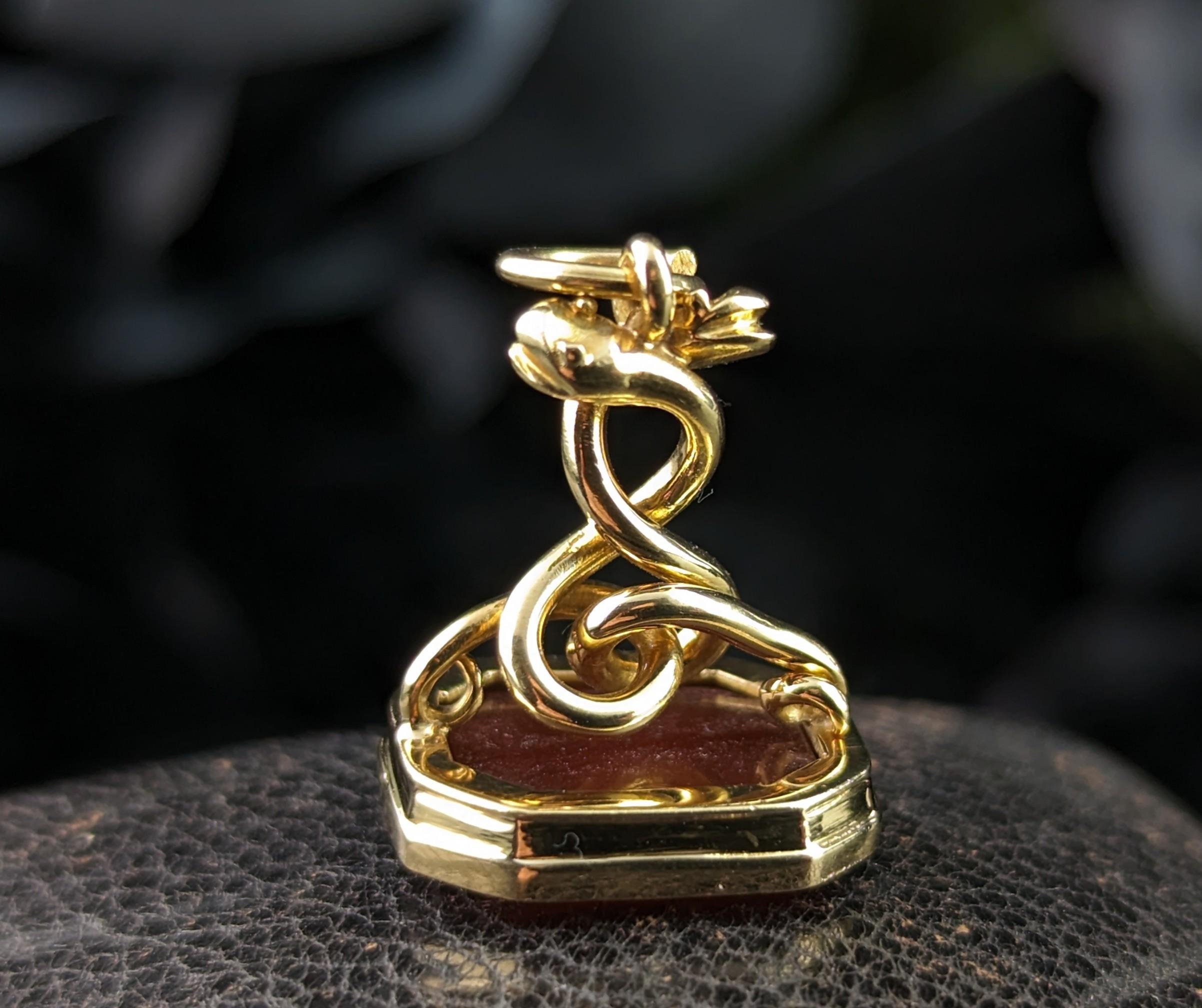 Poignée en forme de sceau de serpent entrelacé en or 18 carats, cornaline en vente 11