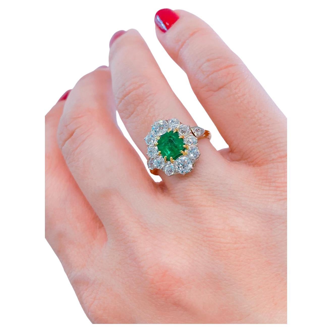 Women's Antique French Emerald And Old Mine Cut Diamond Gold Ring For Sale