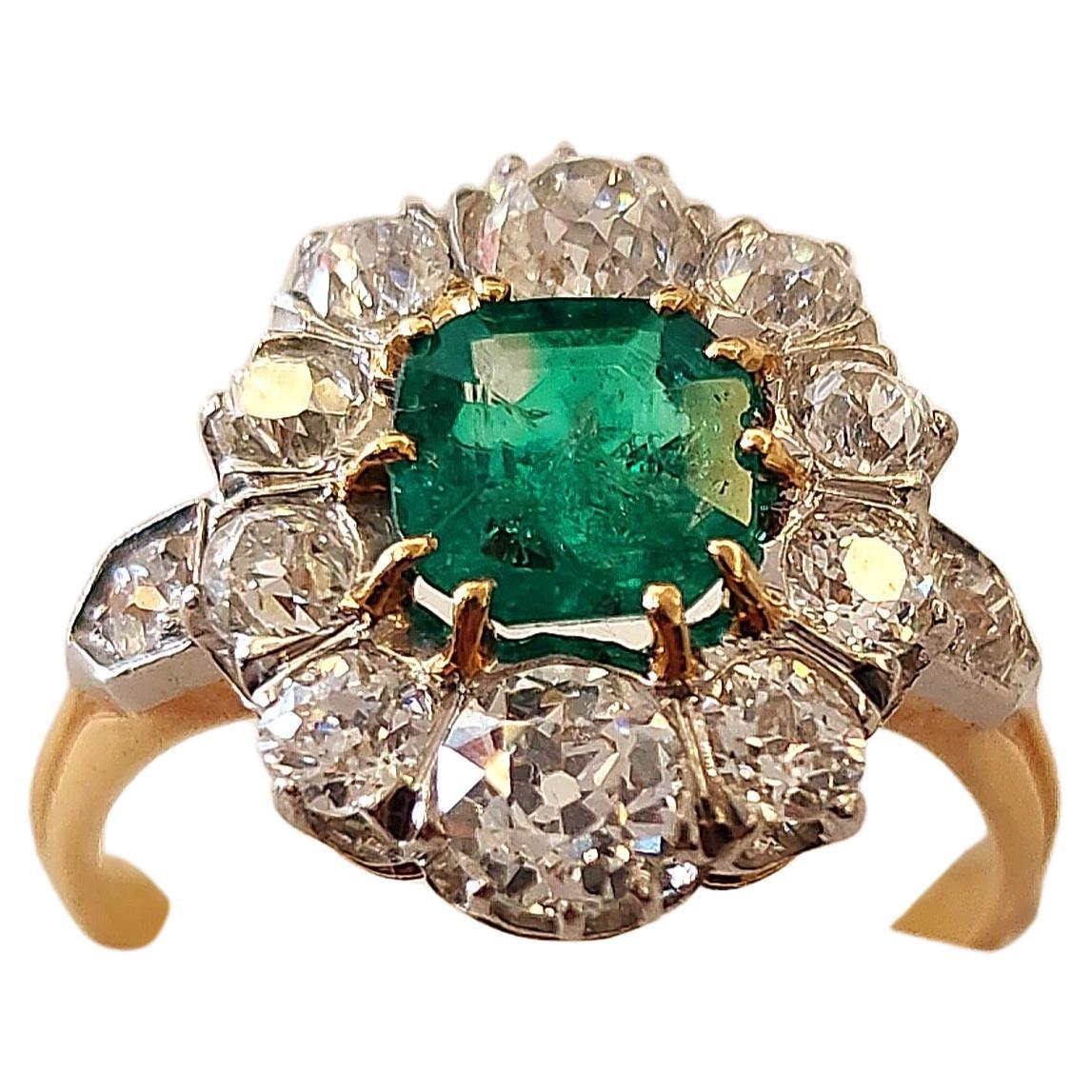 Antique French Emerald And Old Mine Cut Diamond Gold Ring For Sale 3