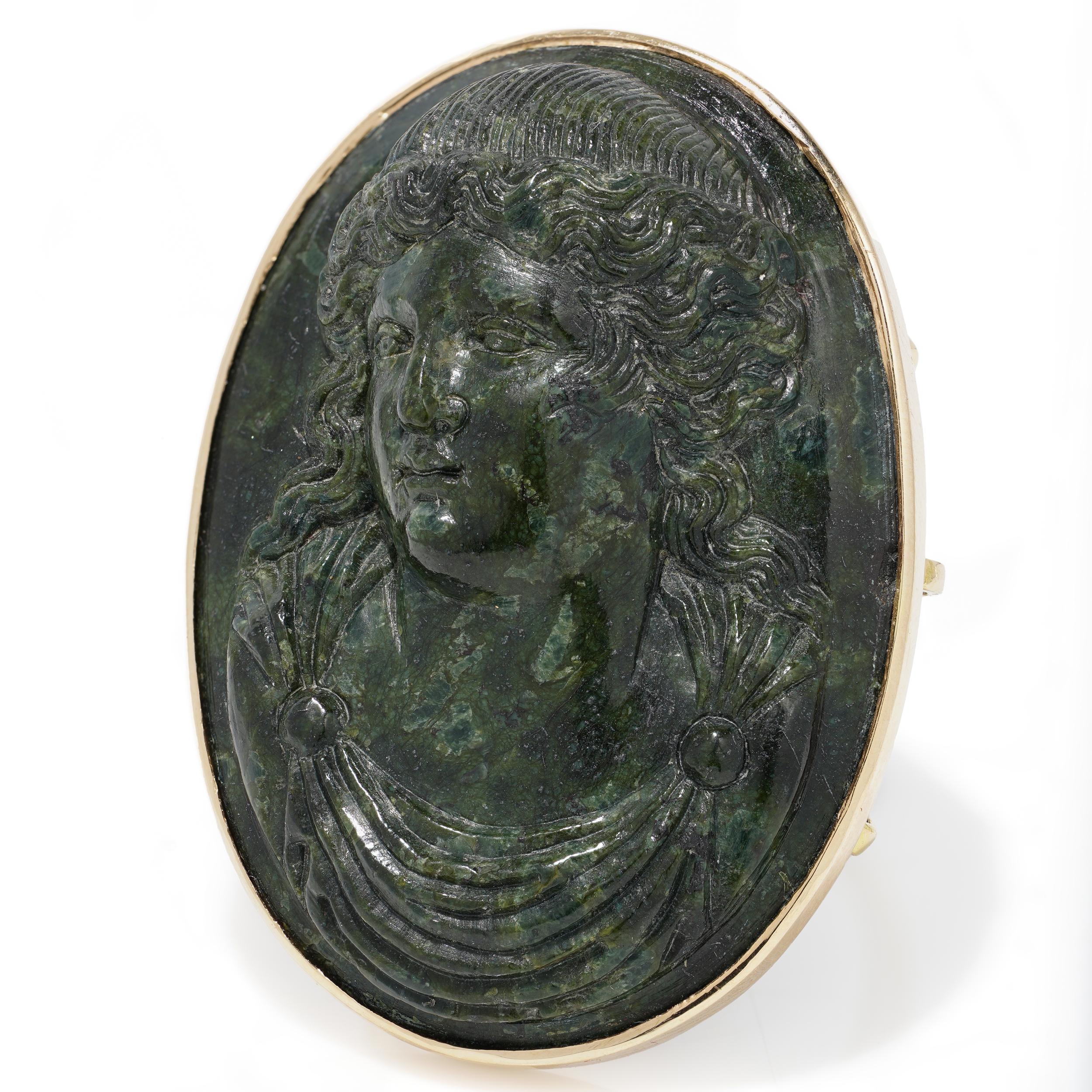Women's or Men's Antique 18K Gold Green Hardstone Alexander The Great Cameo Ring For Sale