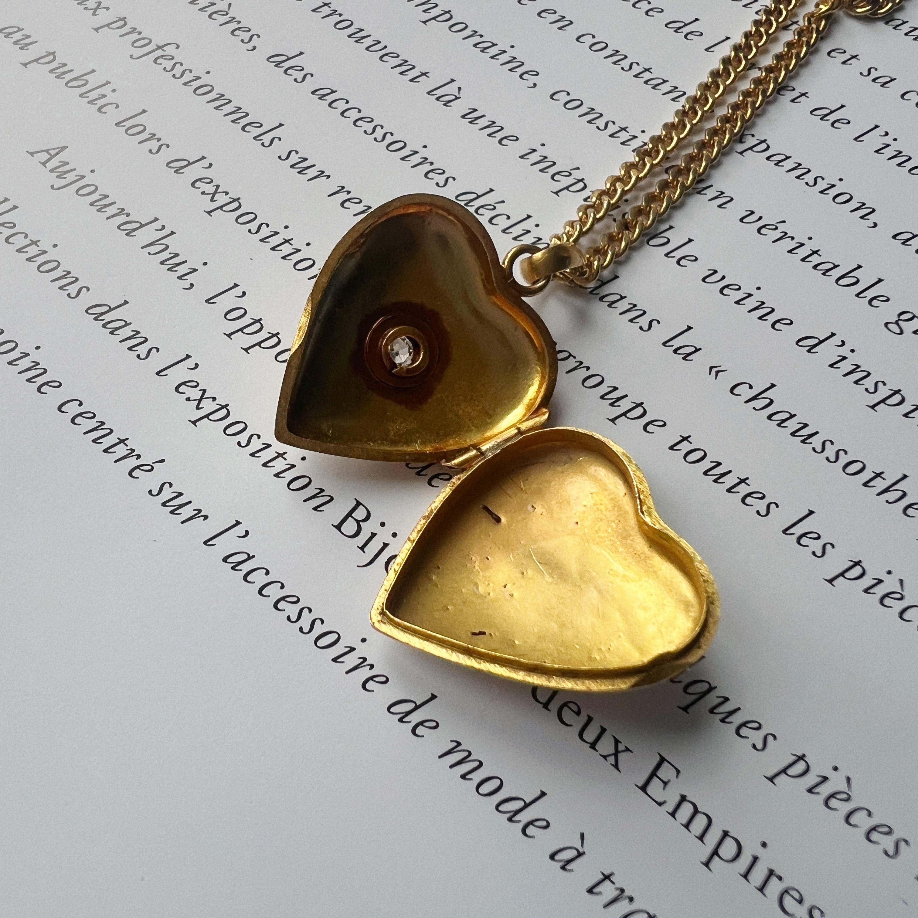 Antique 18K gold heart shaped diamond star locket pendant For Sale 2