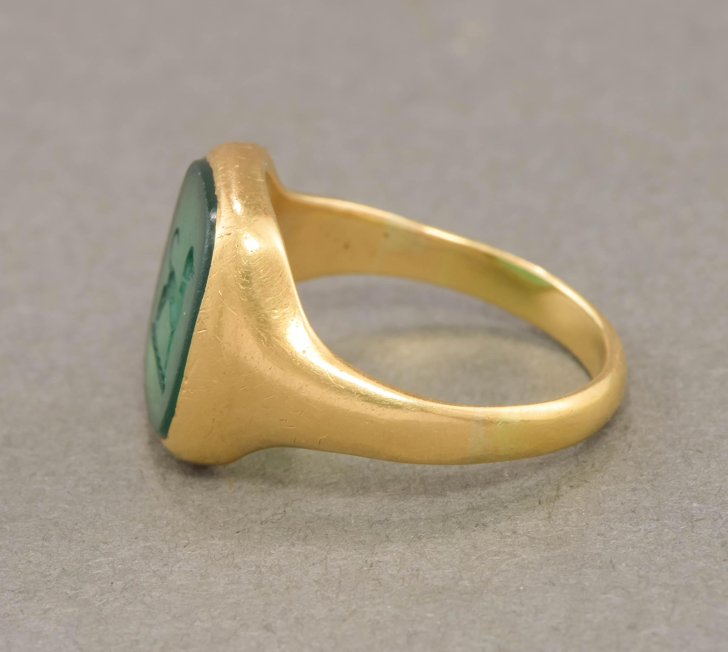 Antique 18K Gold Intaglio Dog Ring in Green Chalcedony 4