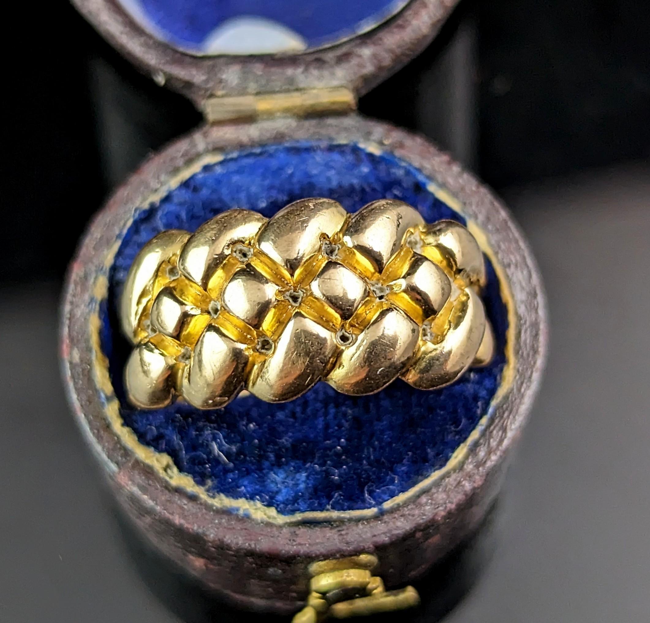 Antiker Keeper-Ring aus 18 Karat Gold, Knot-Ring, Edwardian  im Angebot 3