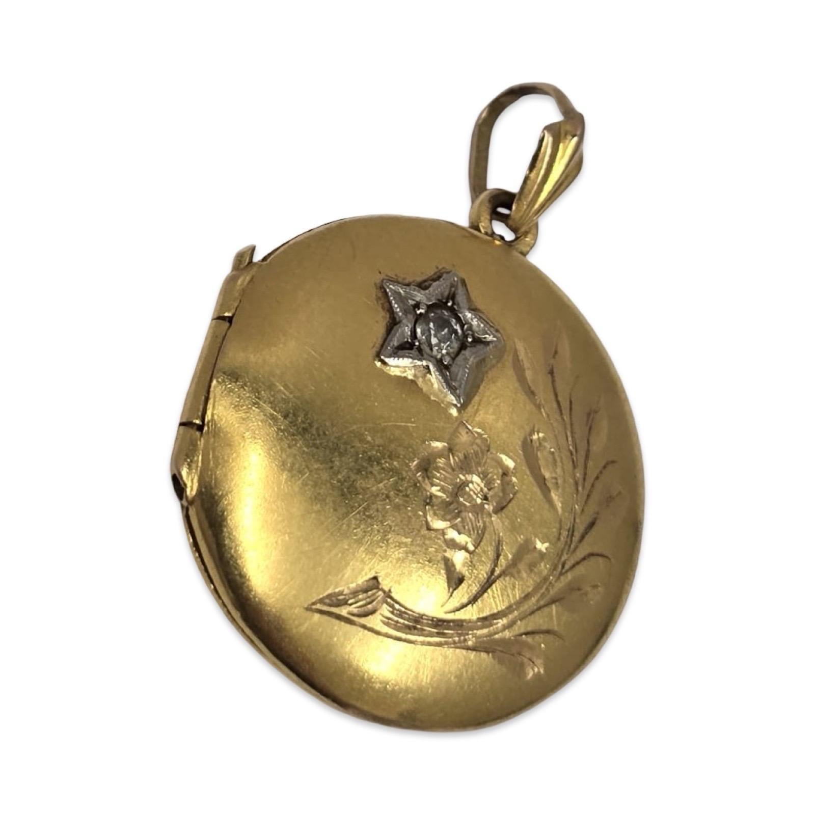 Pendentif médaillon ancien en or 18 carats avec diamant de taille européenne ancienne, gravure florale Excellent état - En vente à Miami, FL