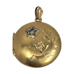 Pendentif médaillon ancien en or 18 carats avec diamant de taille européenne ancienne, gravure florale