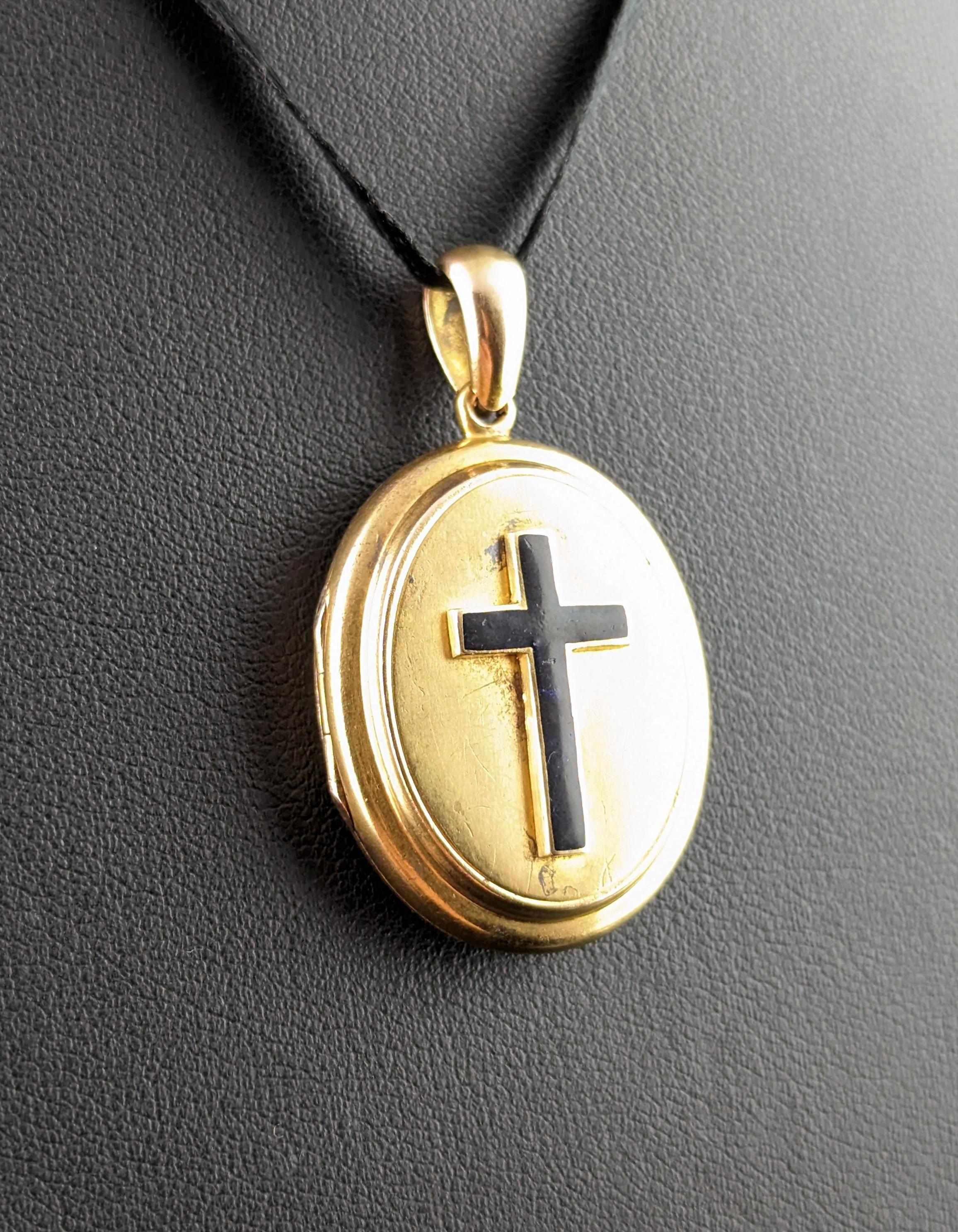 Médaillon de deuil ancien en or 18 carats, pendentif croix en émail noir en vente 7