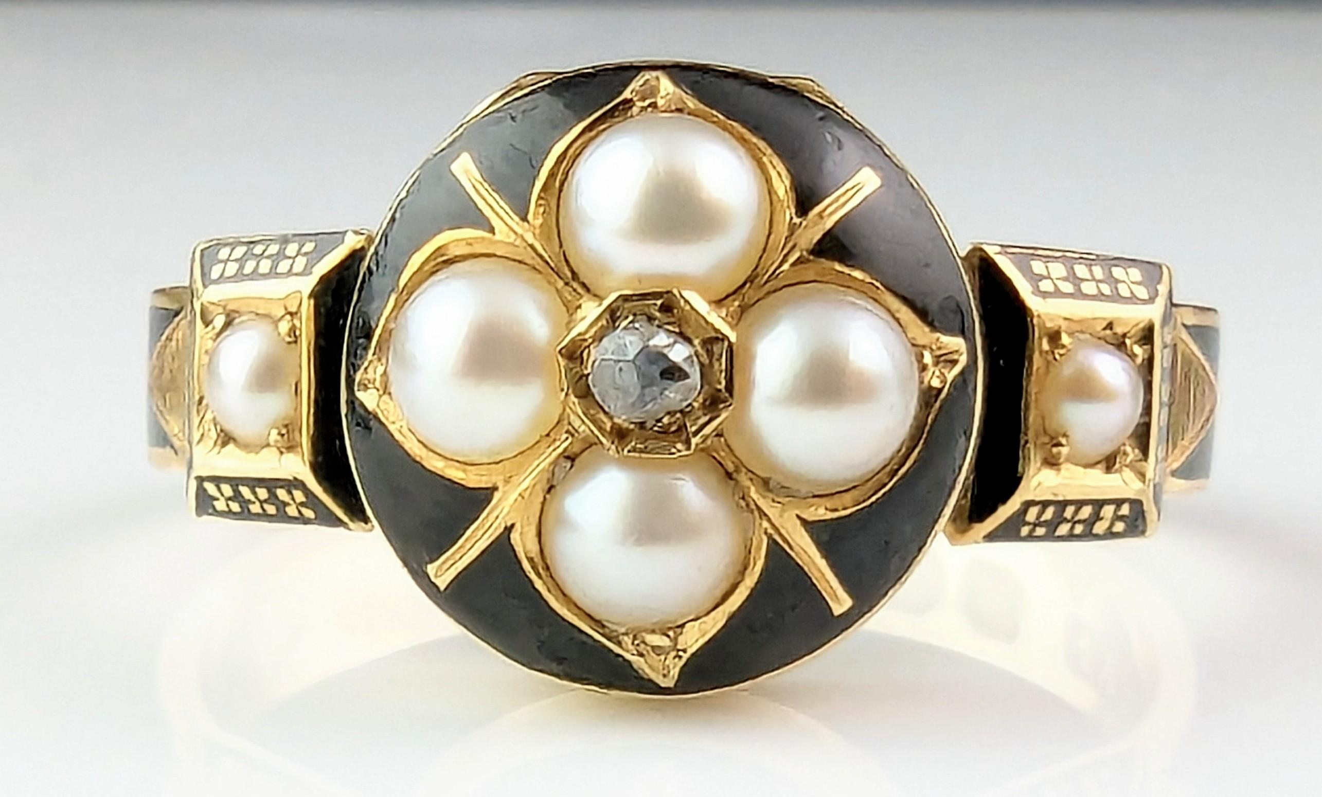 Antique 18k gold Mourning locket ring, Black enamel, Diamond and Pearl  For Sale 6