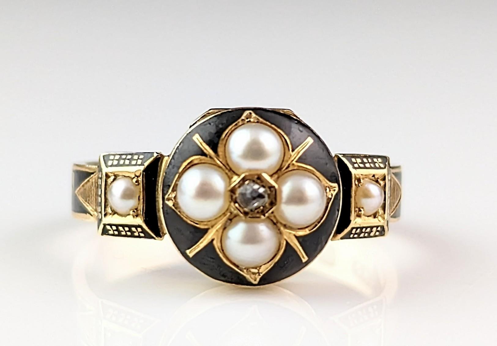 Antique 18k gold Mourning locket ring, Black enamel, Diamond and Pearl  For Sale 14