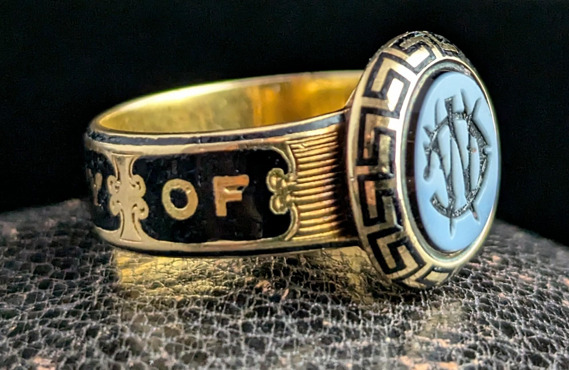 Oval Cut Antique 18k gold mourning ring, Black enamel, Agate, Victorian For Sale