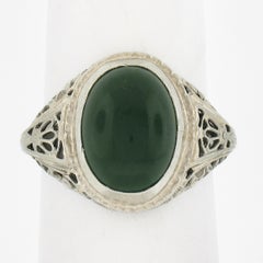 Antique 18K Gold Oval Cabochon Cut Onyx or Chrysoprase Solitaire Filigree Ring
