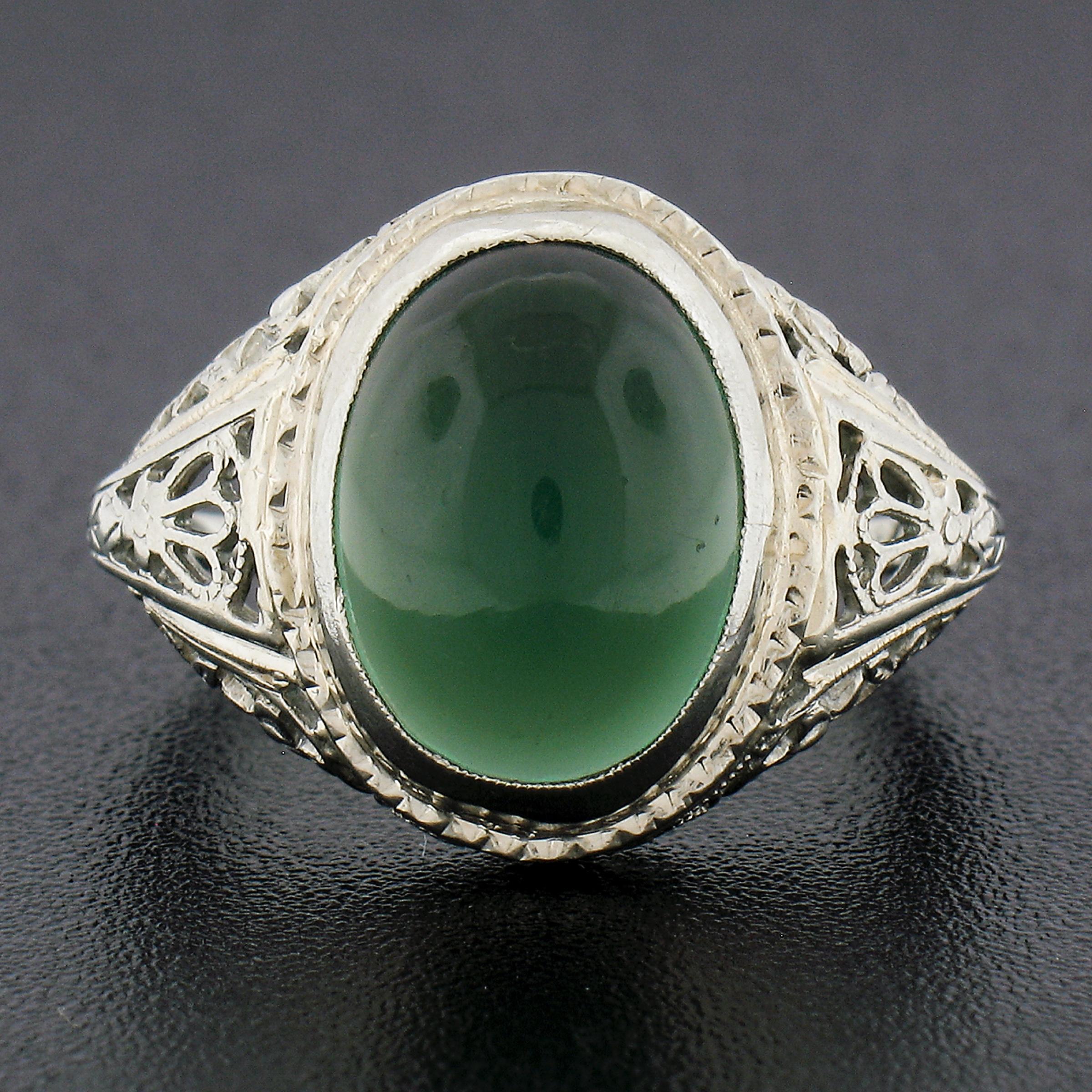 Oval Cut Antique 18K Gold Oval Cabochon Cut Onyx or Chrysoprase Solitaire Filigree Ring For Sale