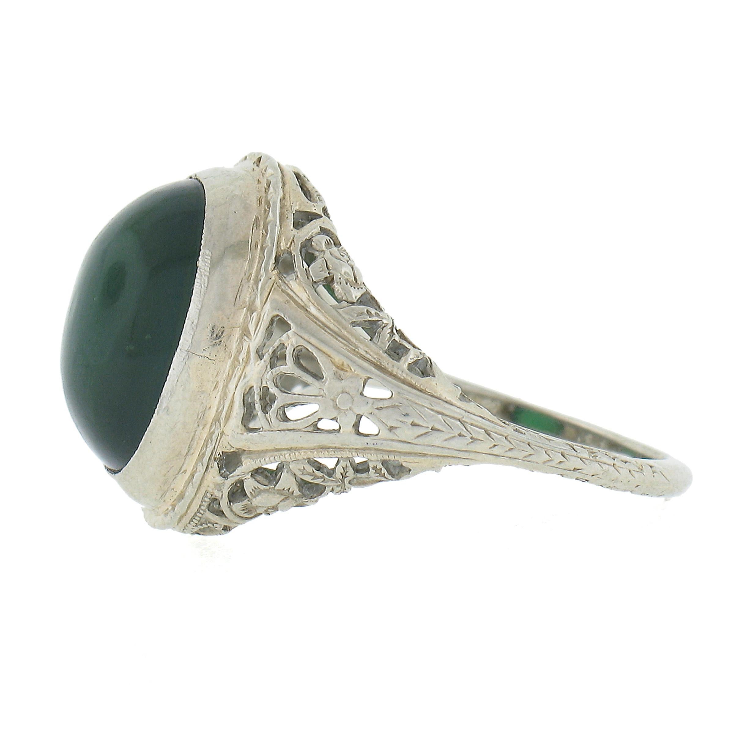 Antique 18K Gold Oval Cabochon Cut Onyx or Chrysoprase Solitaire Filigree Ring For Sale 1