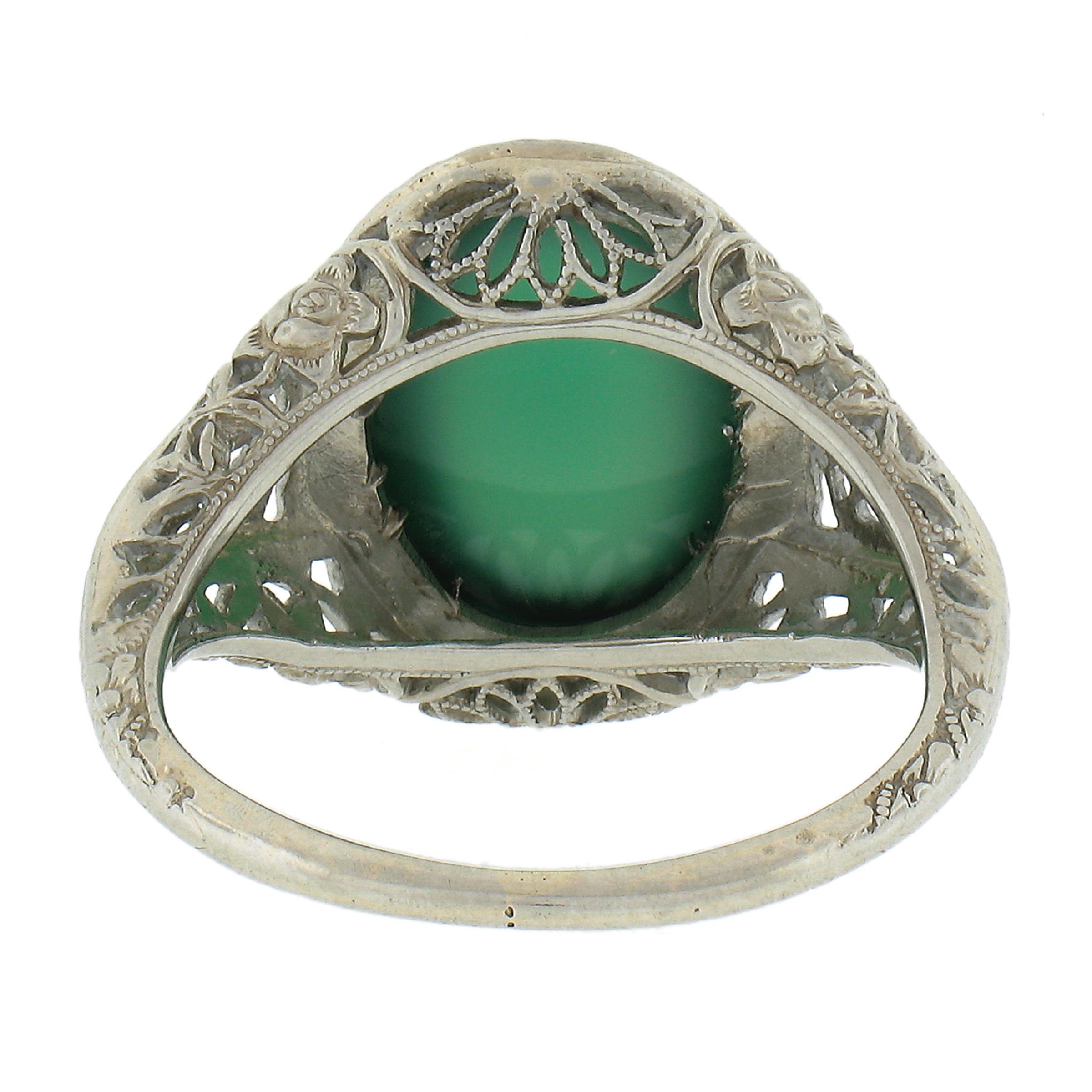 Antique 18K Gold Oval Cabochon Cut Onyx or Chrysoprase Solitaire Filigree Ring For Sale 2