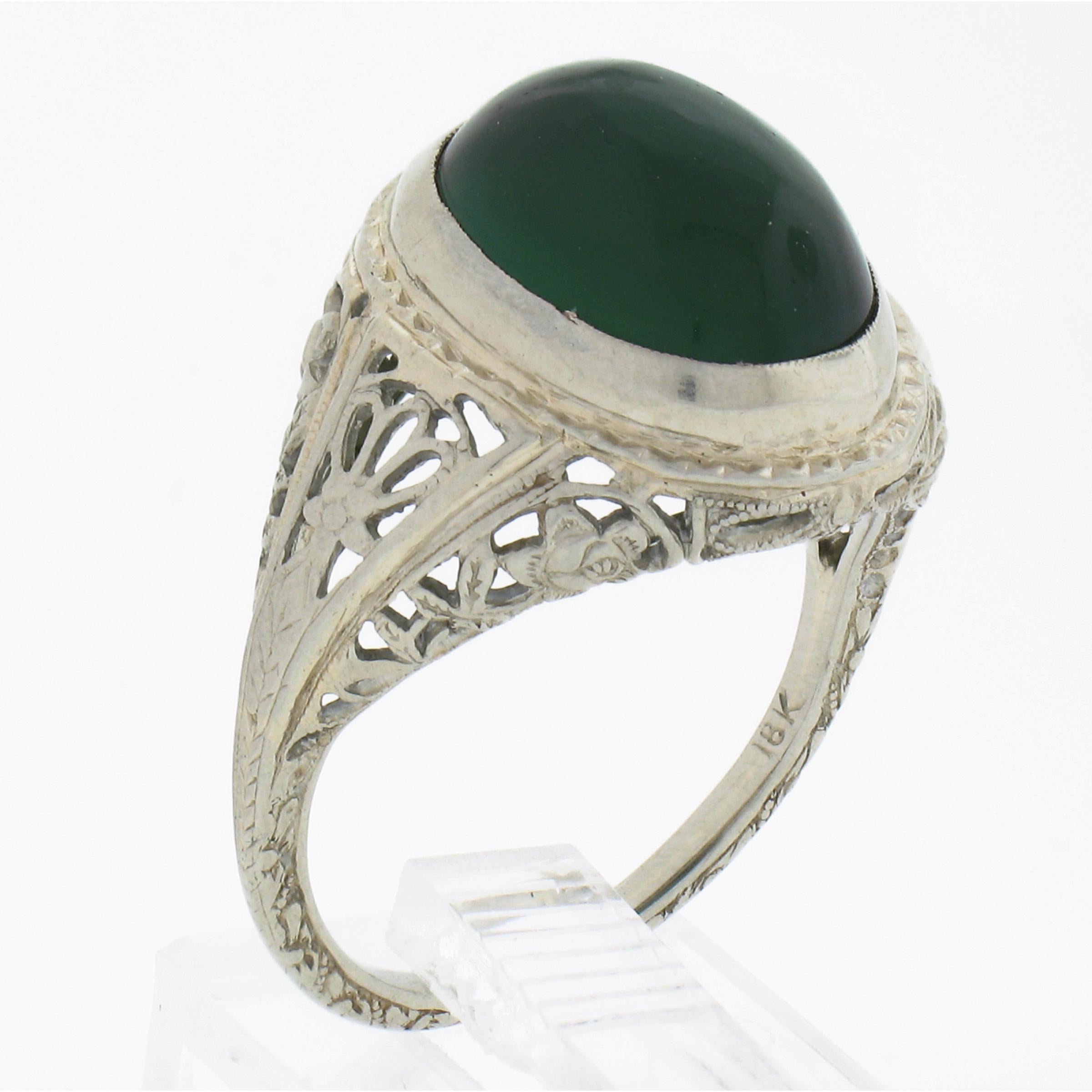 Antique 18K Gold Oval Cabochon Cut Onyx or Chrysoprase Solitaire Filigree Ring For Sale 4