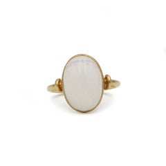 Antique 18K Gold Ring with Oval Moonstone Cabochon