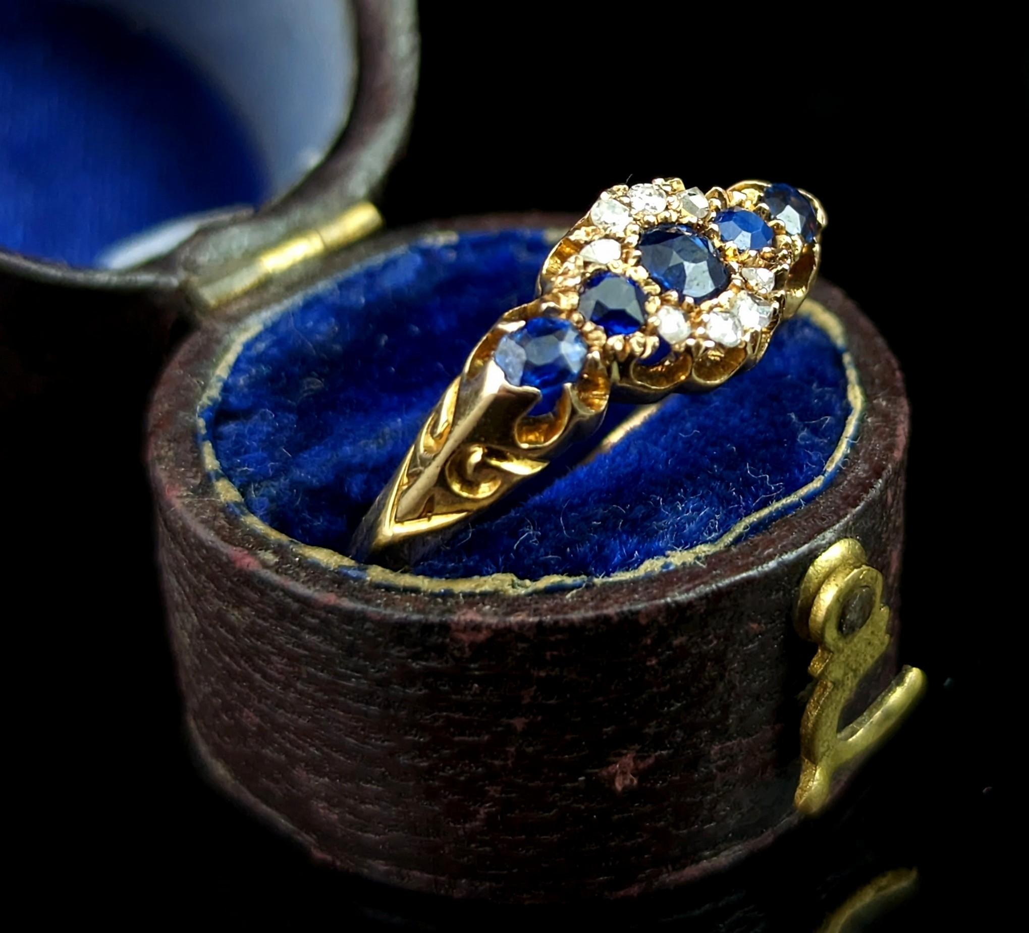 Round Cut Antique 18k gold Sapphire and Diamond cluster ring 