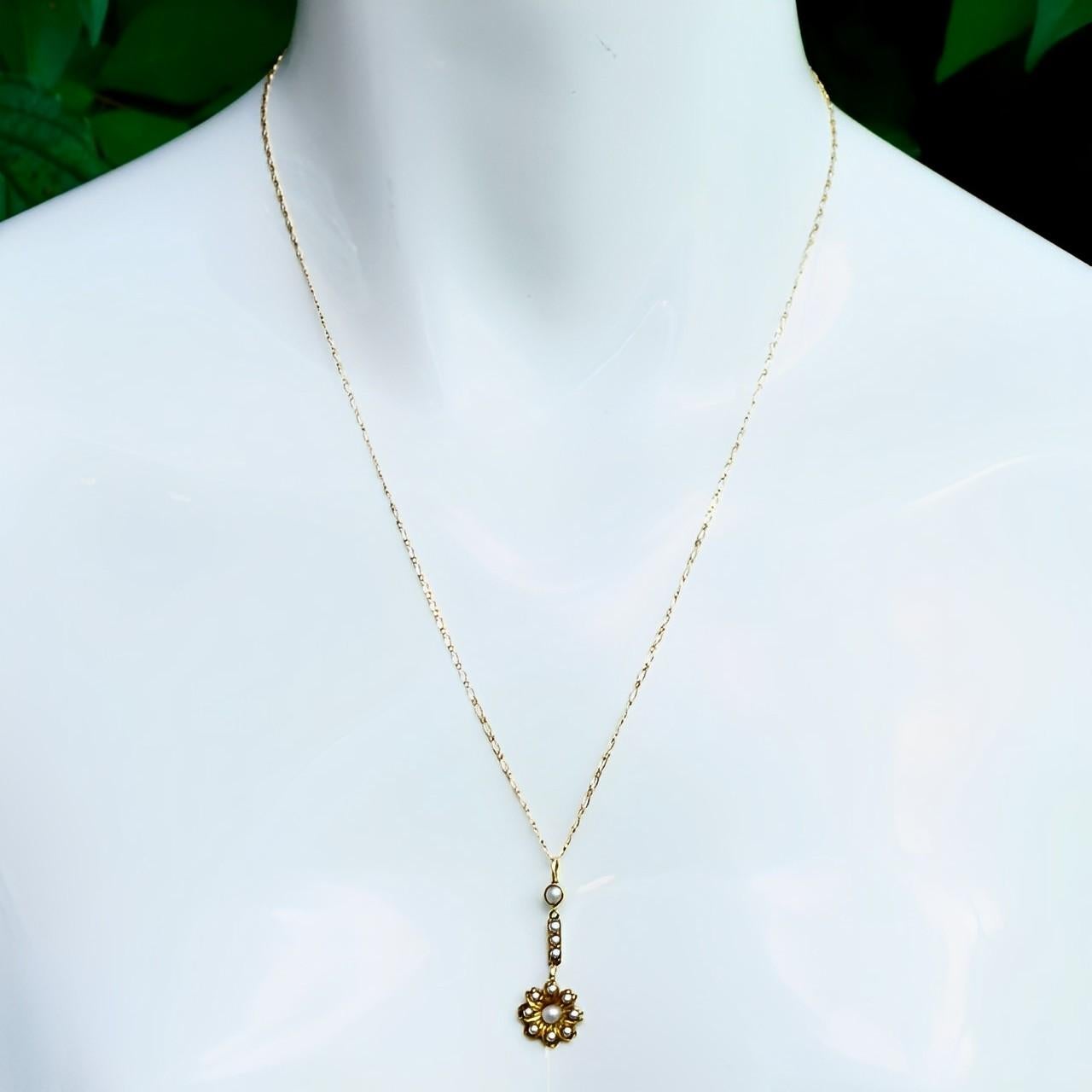 Antique 18K Gold Seed Pearl Flower Drop Pendant 9K Gold Figaro Chain Necklace In Good Condition In London, GB