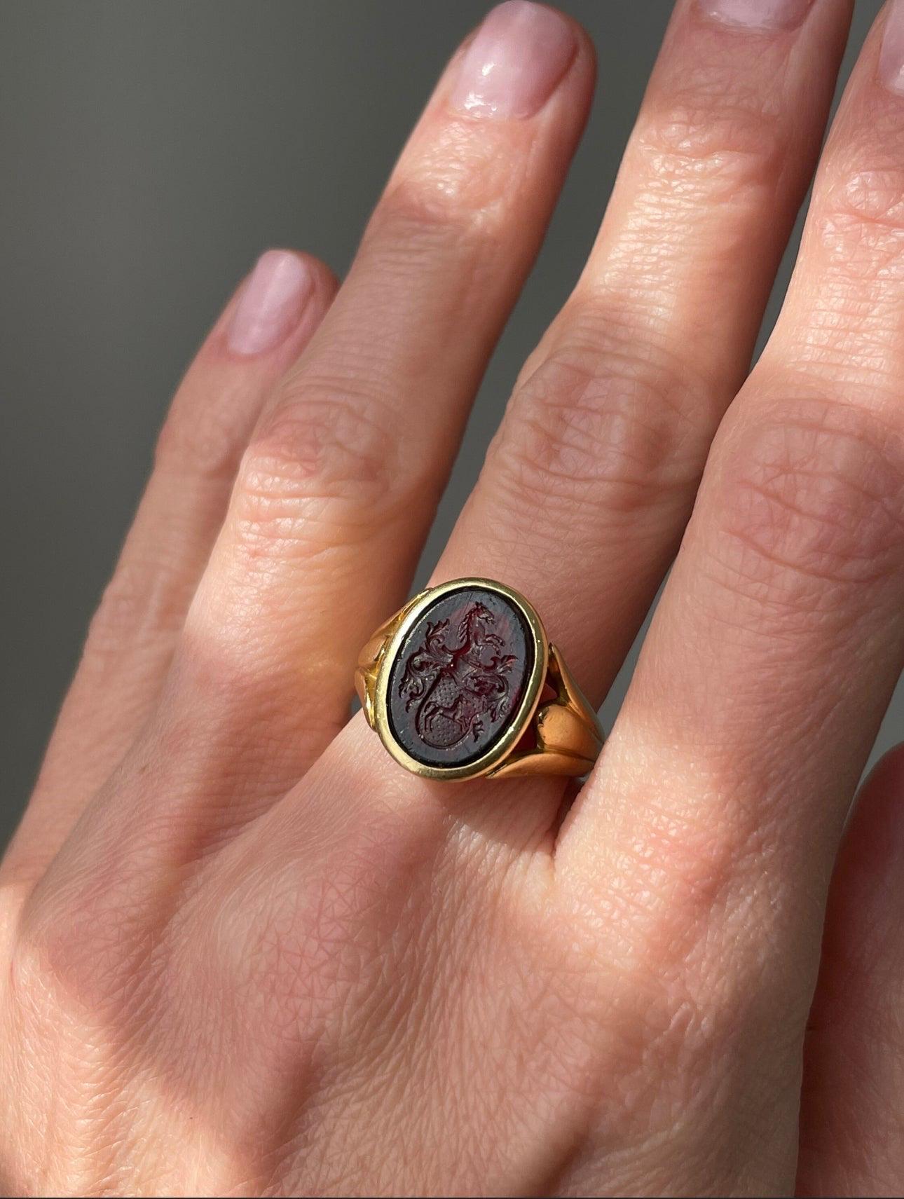 Antique 18K Gold Signet Ring with Garnet Intaglio of a Horse In Good Condition For Sale In Hummelstown, PA